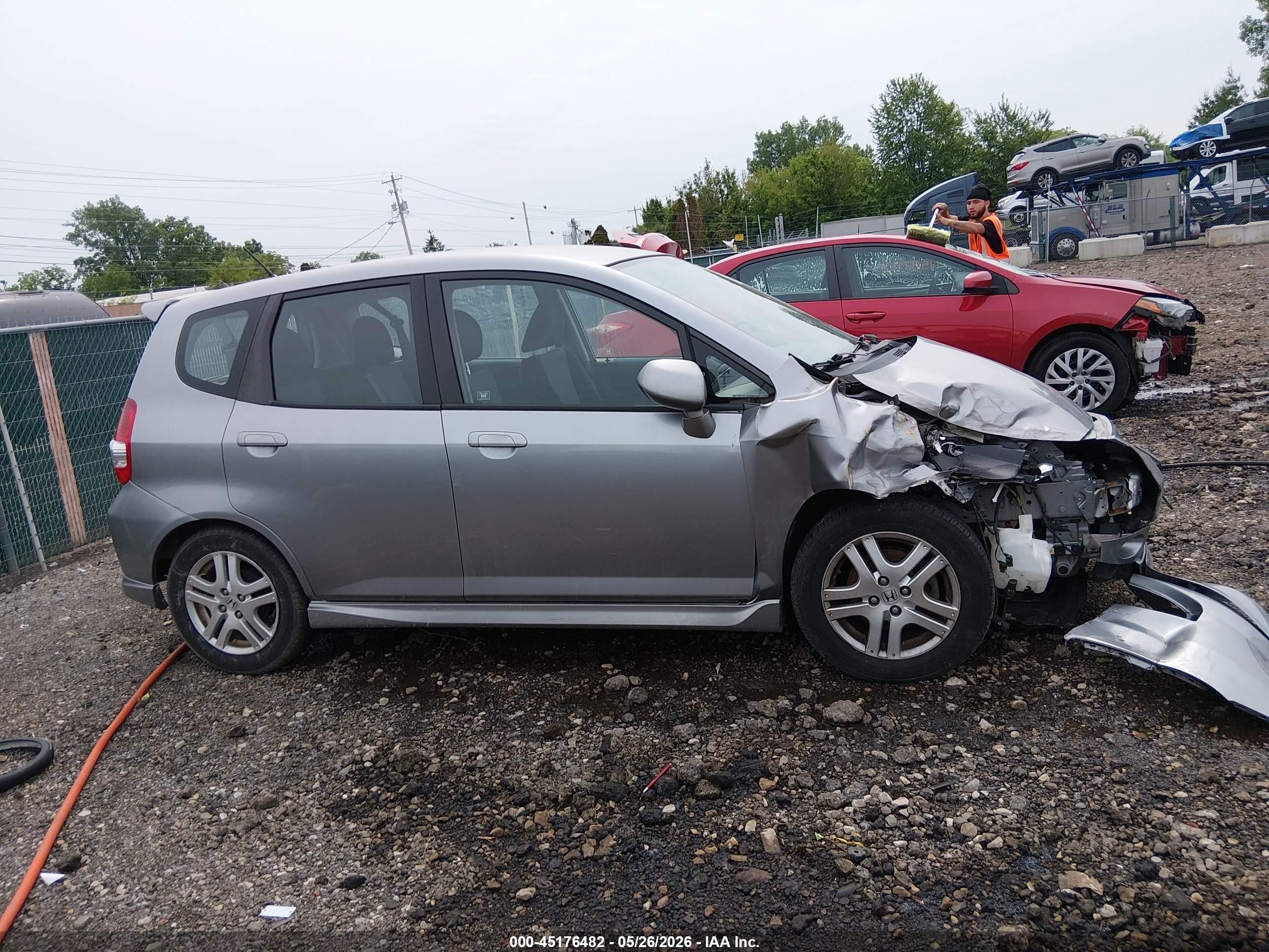 2008 Honda Fit Sport Silver vin: JHMGD38688S016555