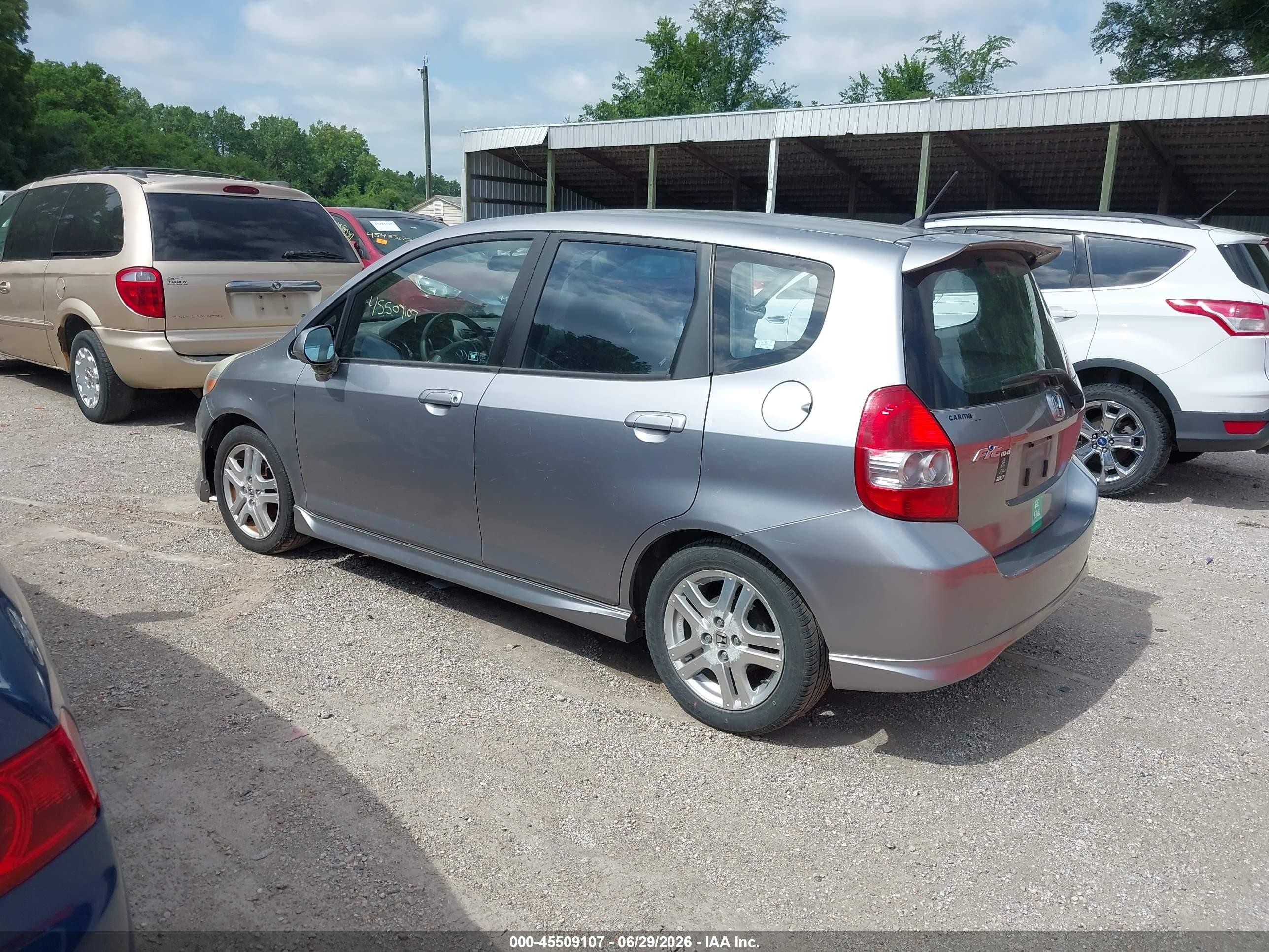 2008 Honda Fit Sport Silver vin: JHMGD38688S066873