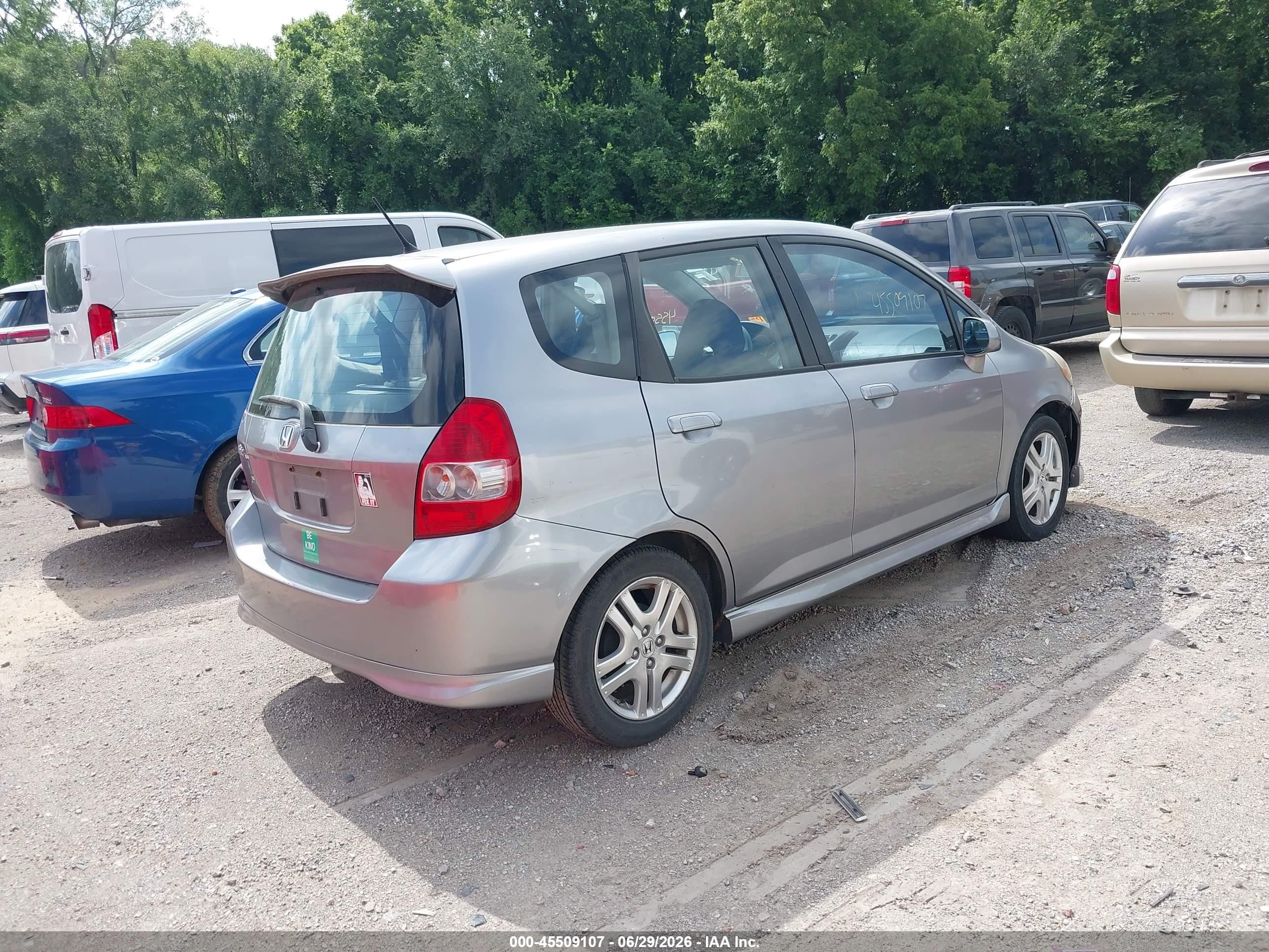 2008 Honda Fit Sport Silver vin: JHMGD38688S066873
