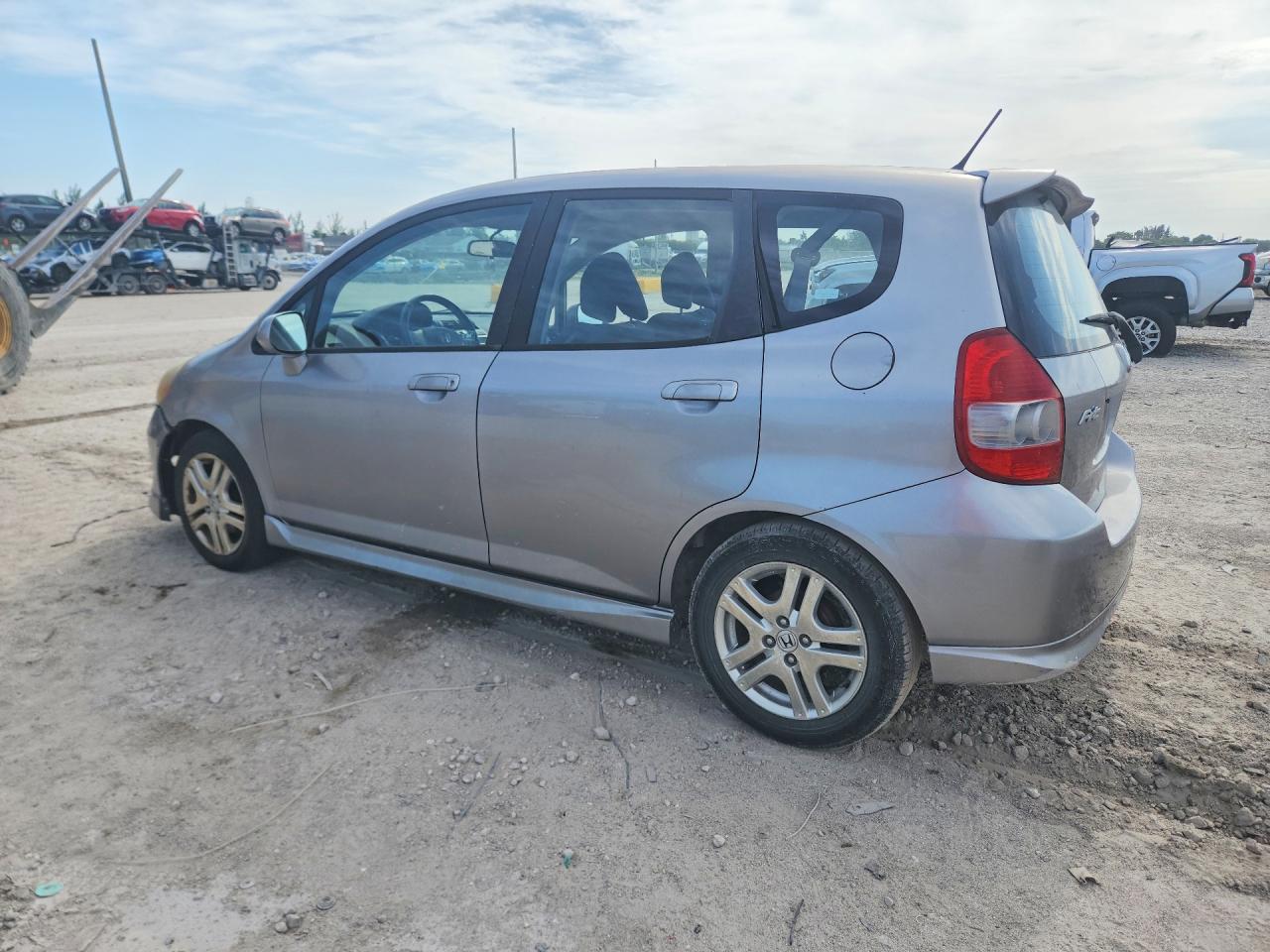 2007 Honda Fit S Silver vin: JHMGD38697S003358