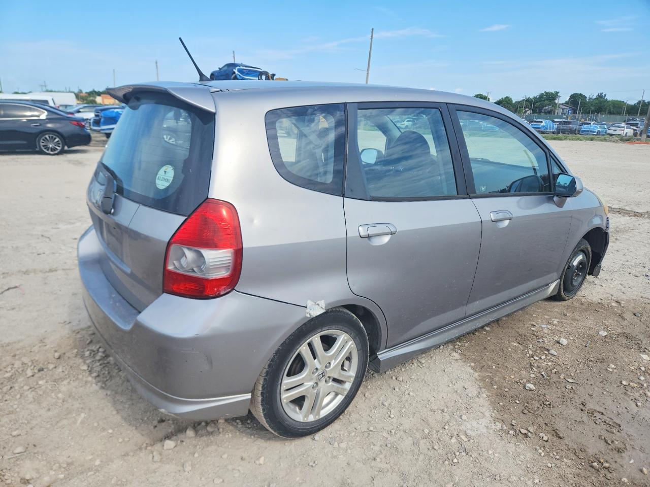 2007 Honda Fit S Silver vin: JHMGD38697S003358