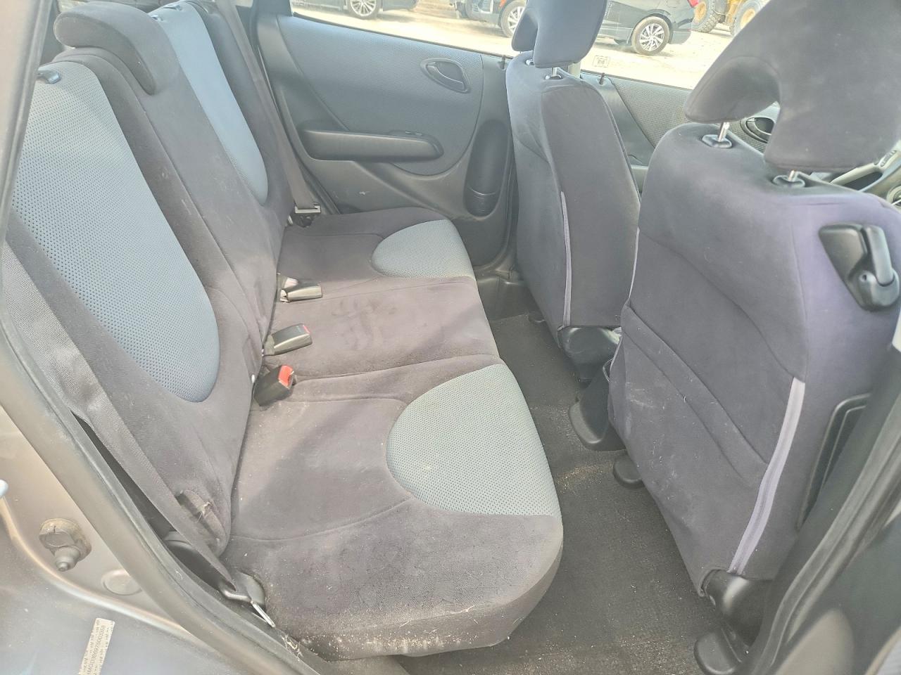 2007 Honda Fit S Silver vin: JHMGD38697S003358