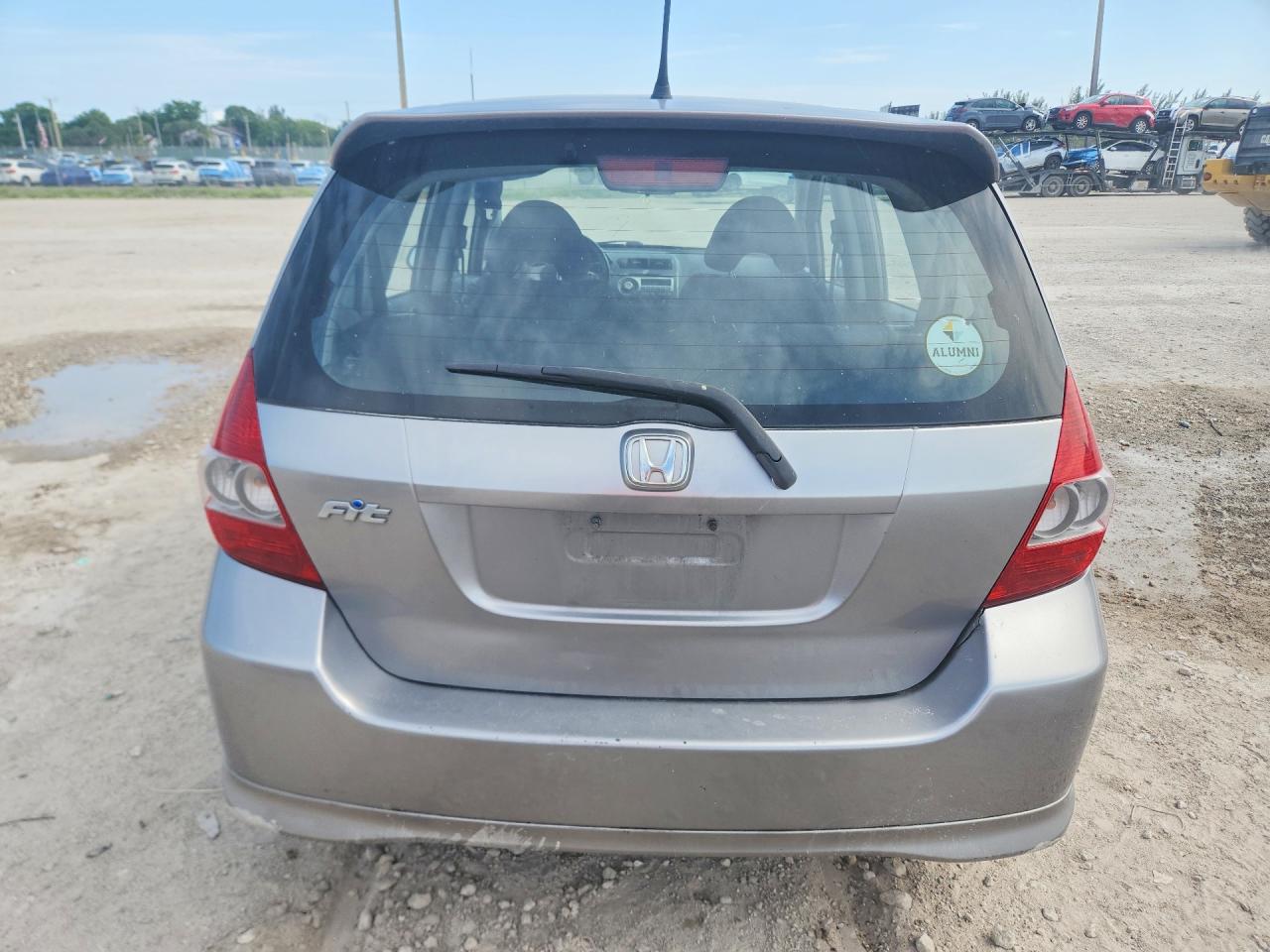 2007 Honda Fit S Silver vin: JHMGD38697S003358