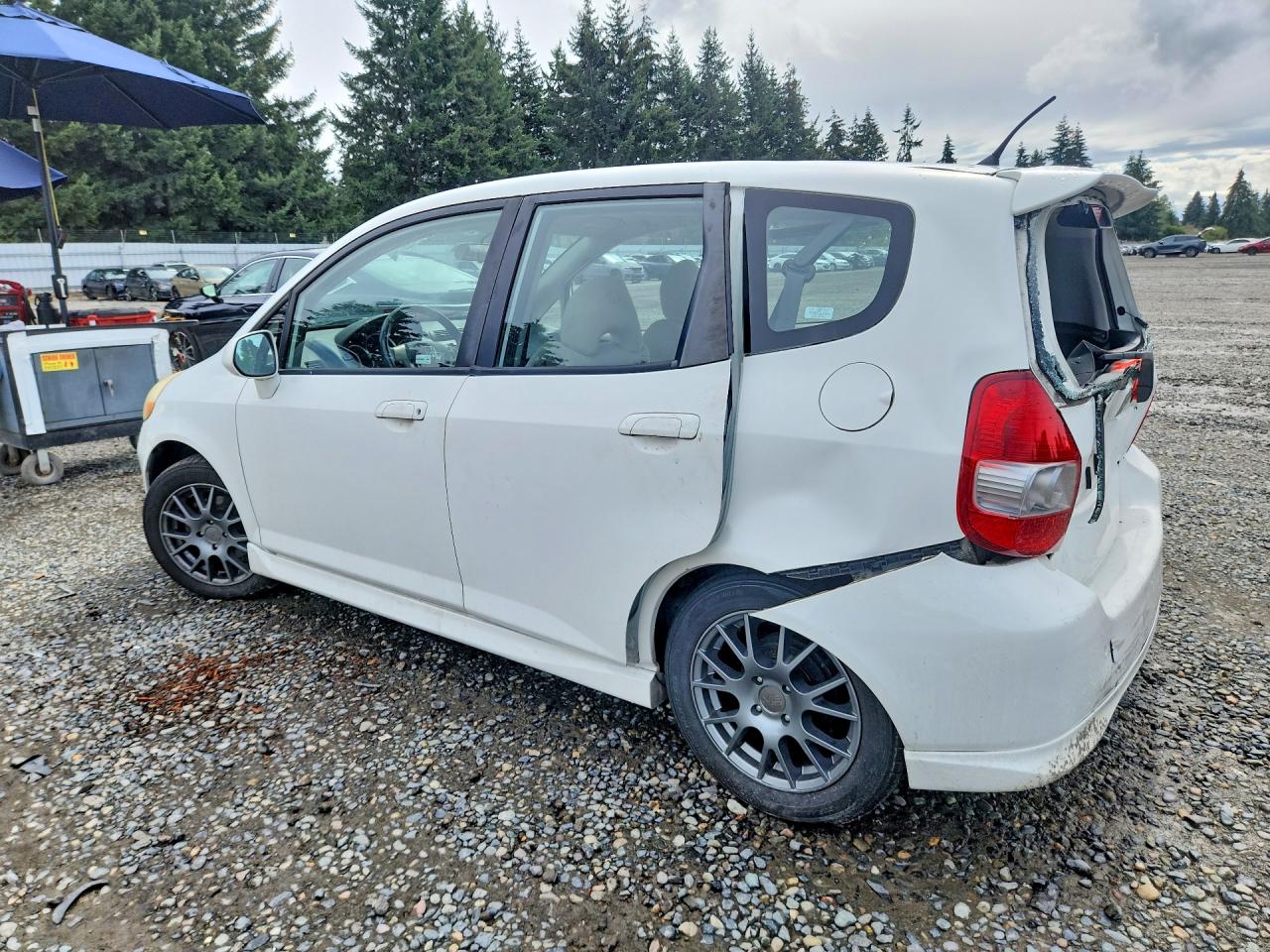 2007 Honda Fit S White vin: JHMGD38697S055637