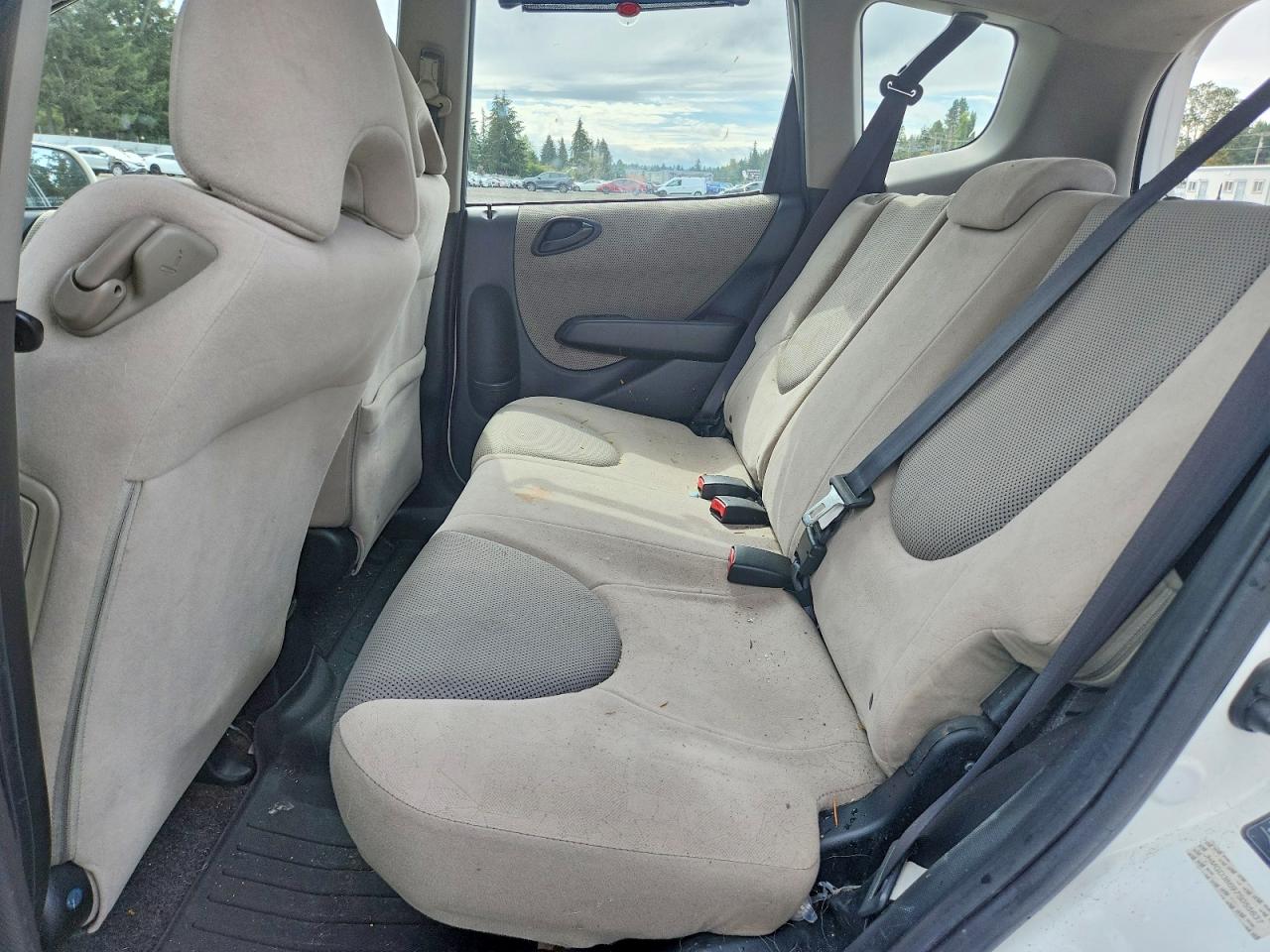 2007 Honda Fit S White vin: JHMGD38697S055637