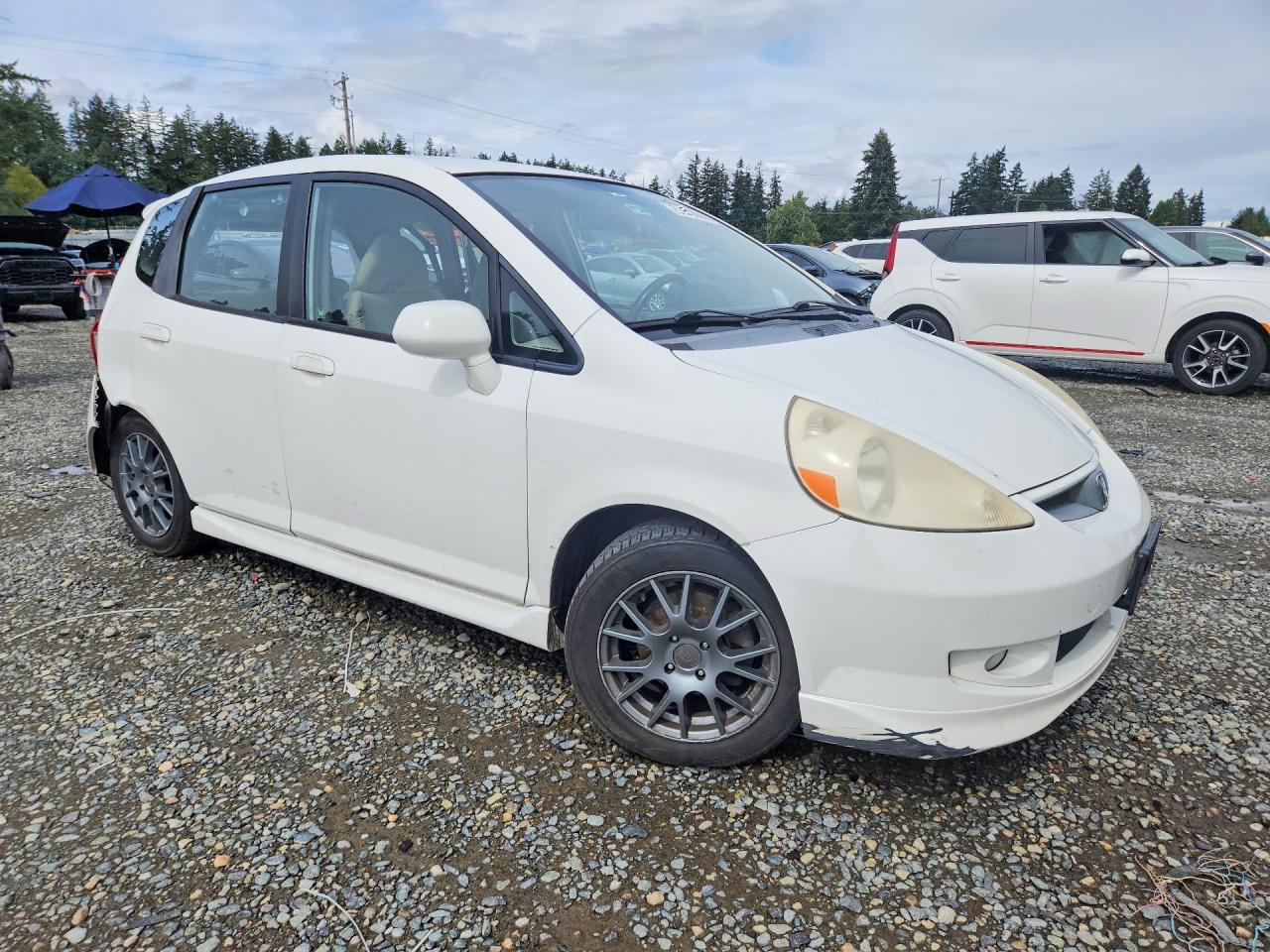 2007 Honda Fit S White vin: JHMGD38697S055637