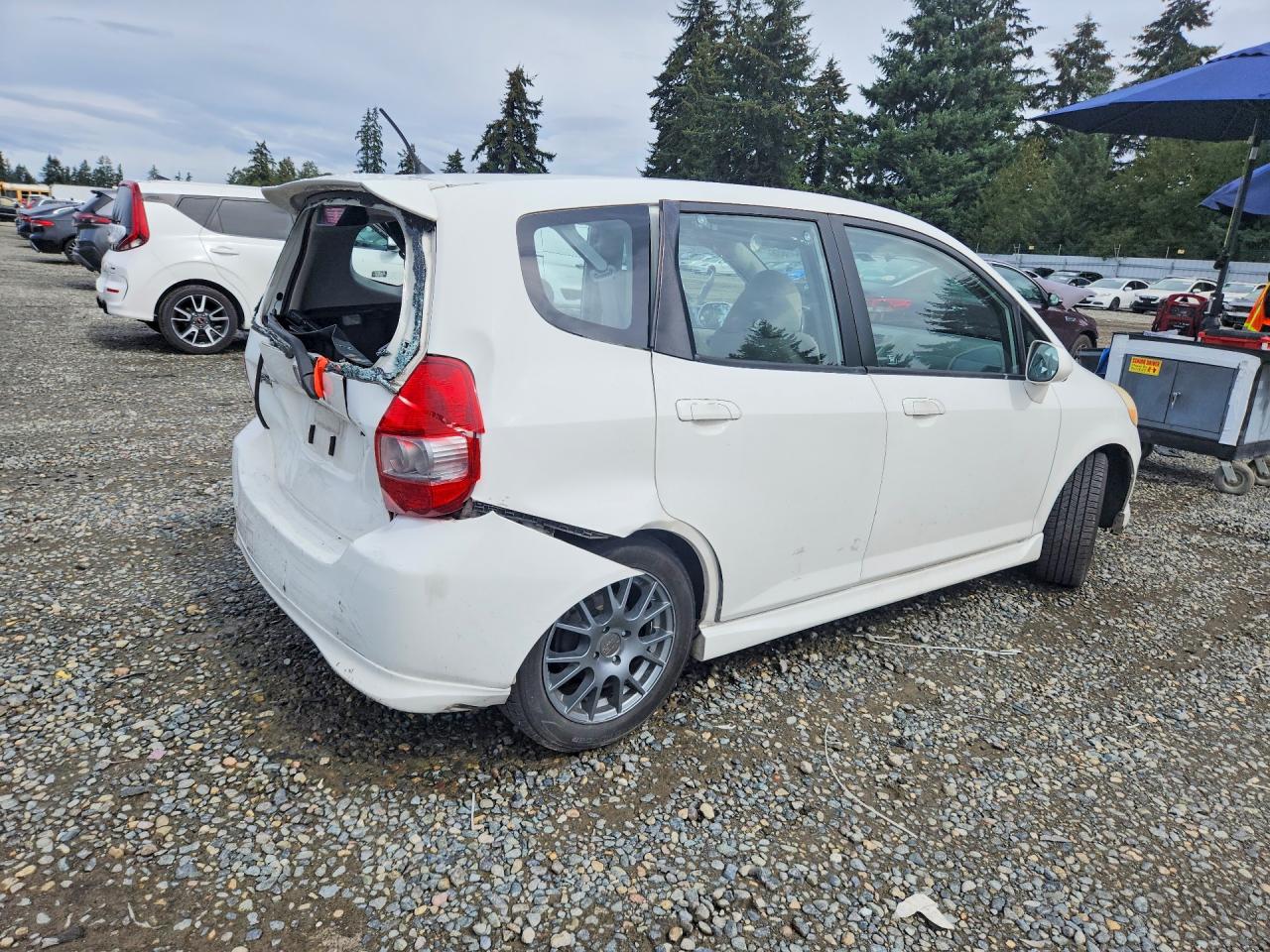 2007 Honda Fit S White vin: JHMGD38697S055637