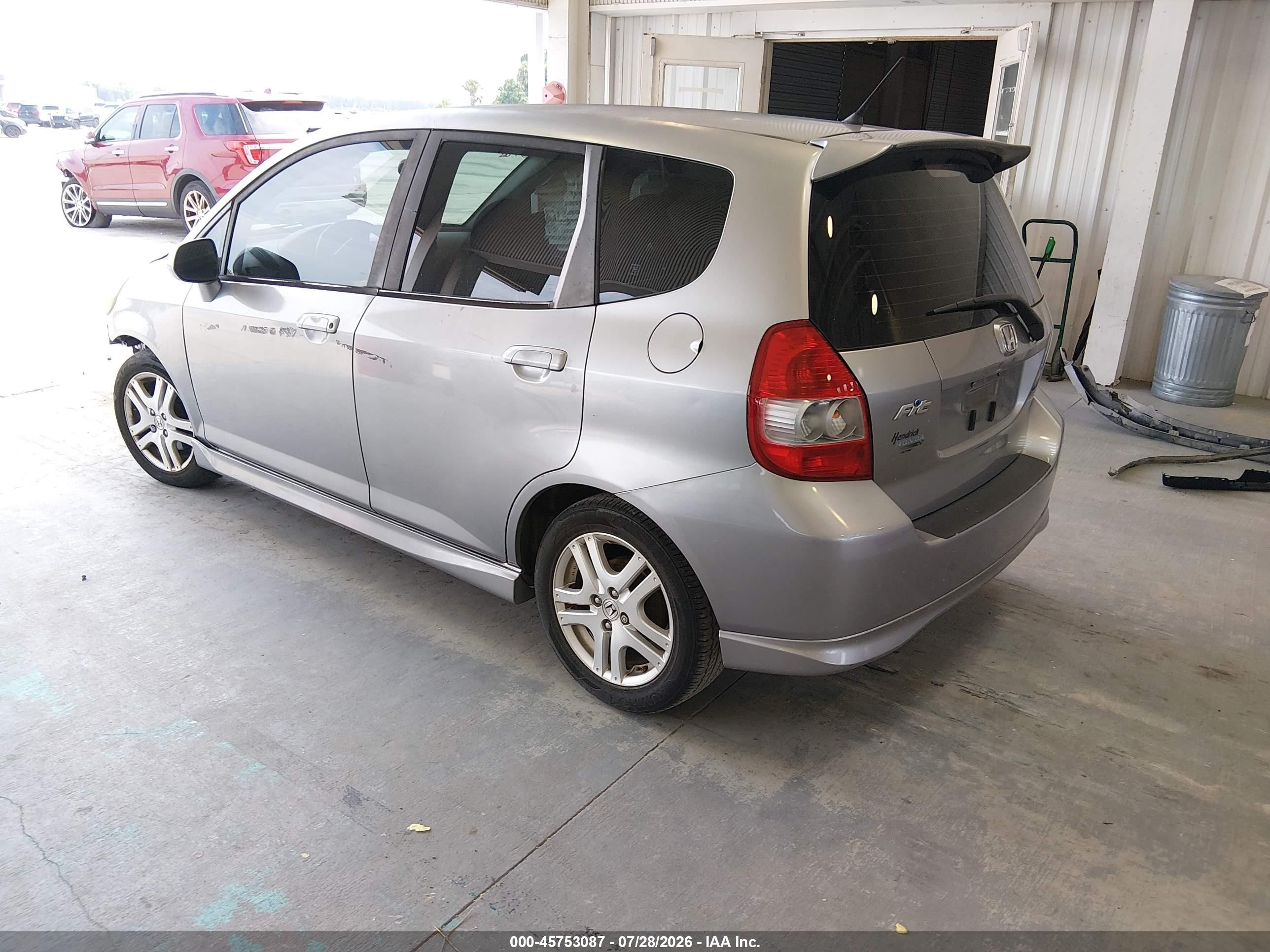 2008 Honda Fit Sport Silver vin: JHMGD38698S033557