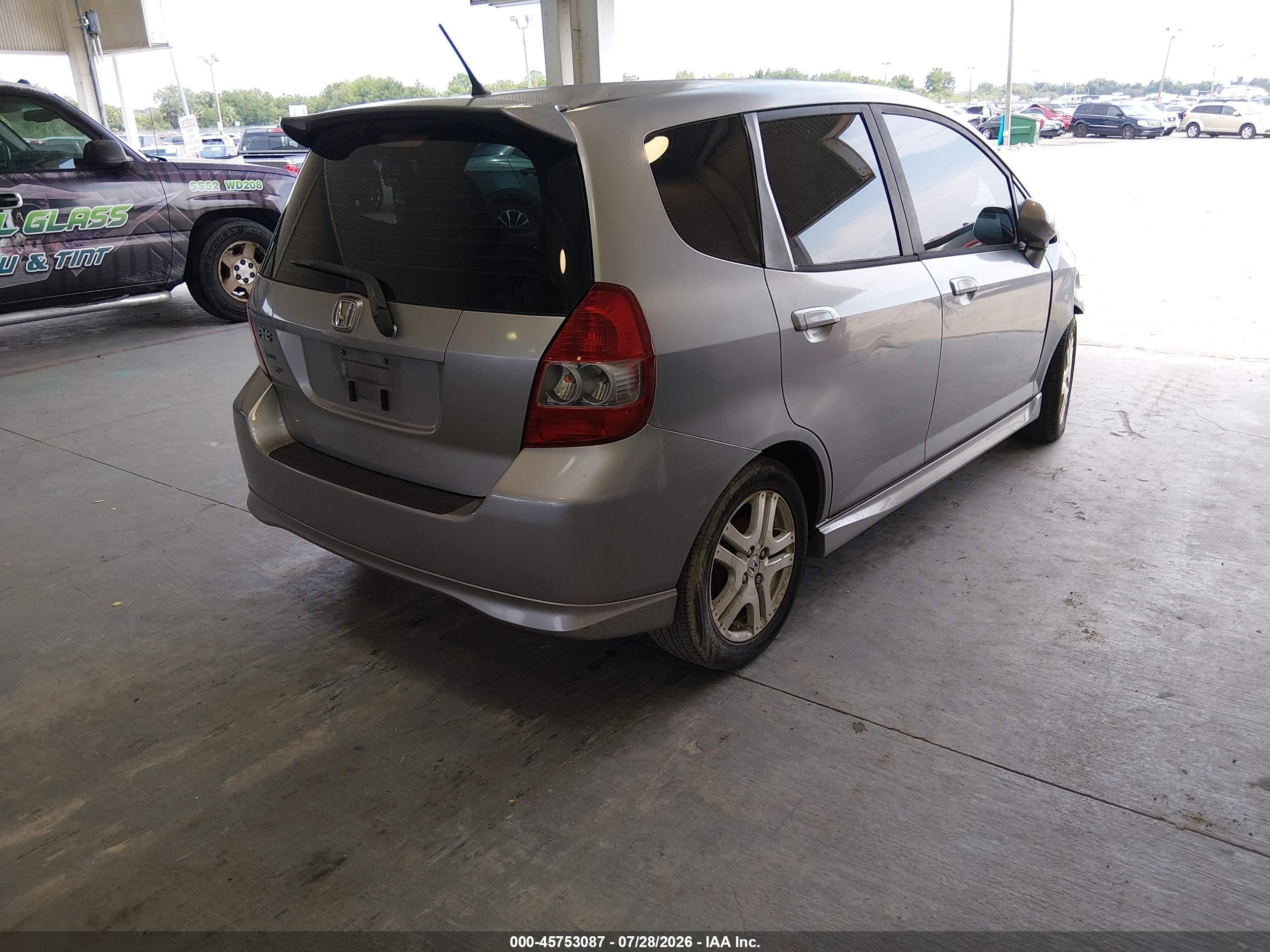2008 Honda Fit Sport Silver vin: JHMGD38698S033557