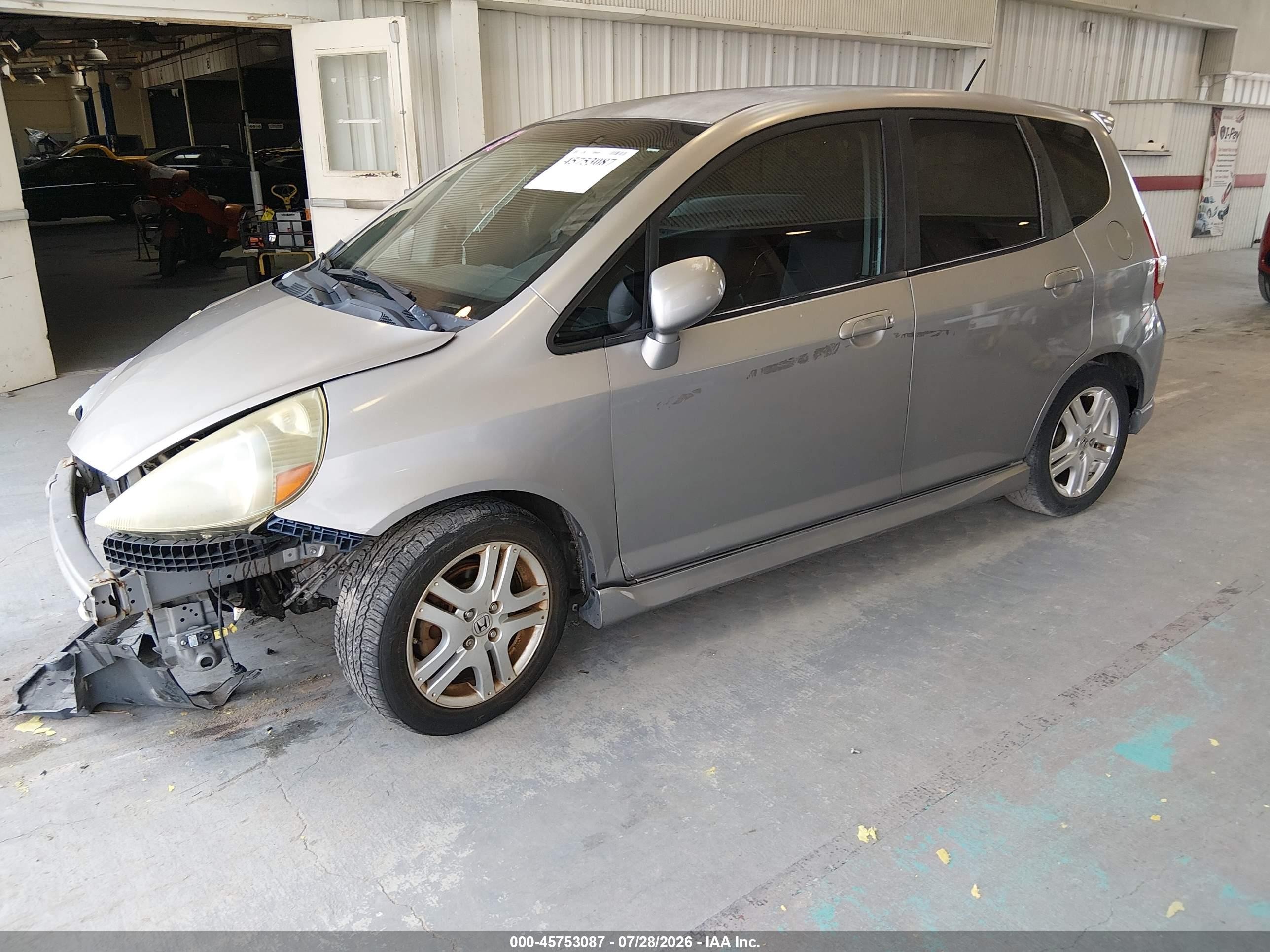 2008 Honda Fit Sport Silver vin: JHMGD38698S033557