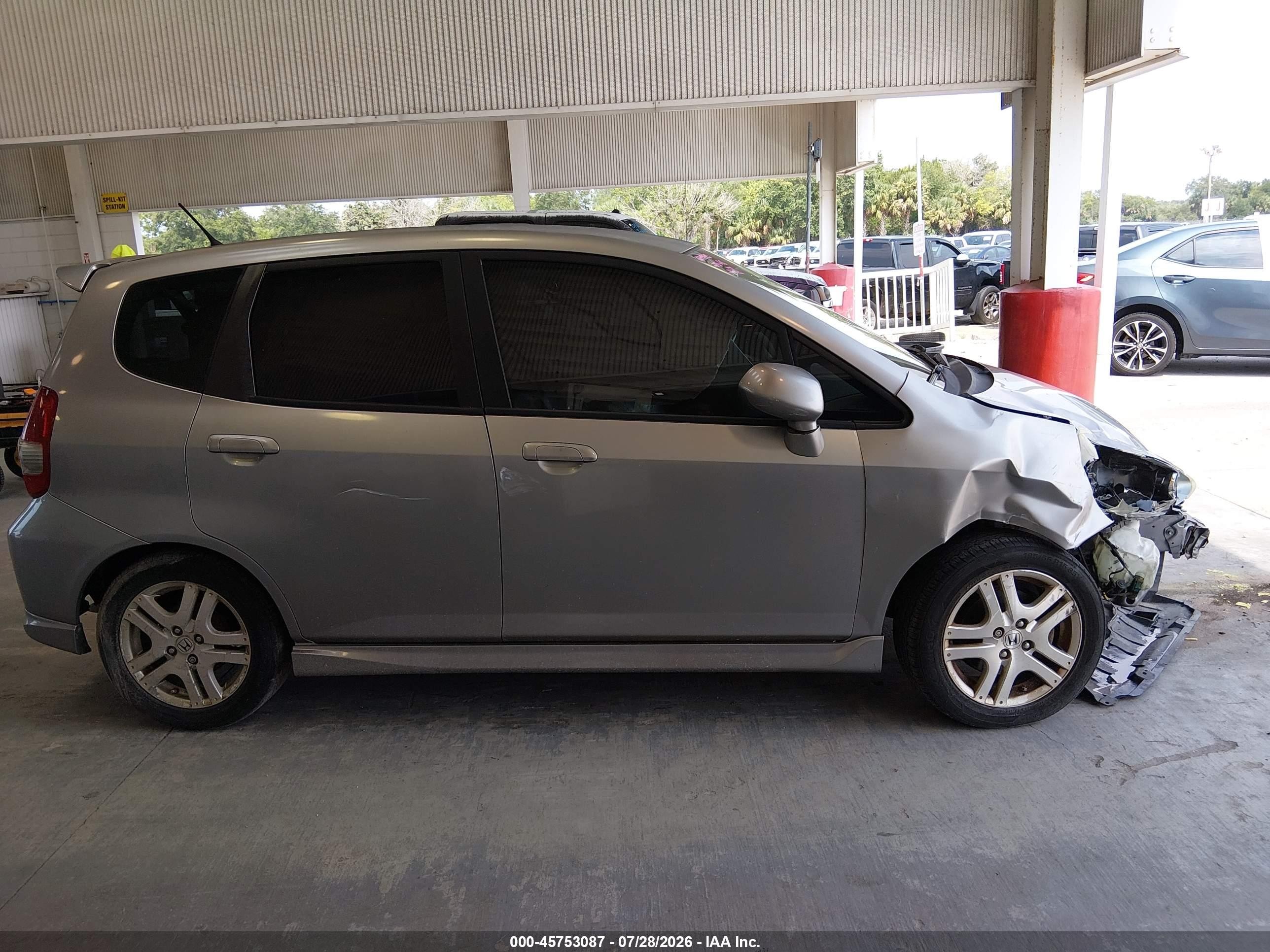 2008 Honda Fit Sport Silver vin: JHMGD38698S033557