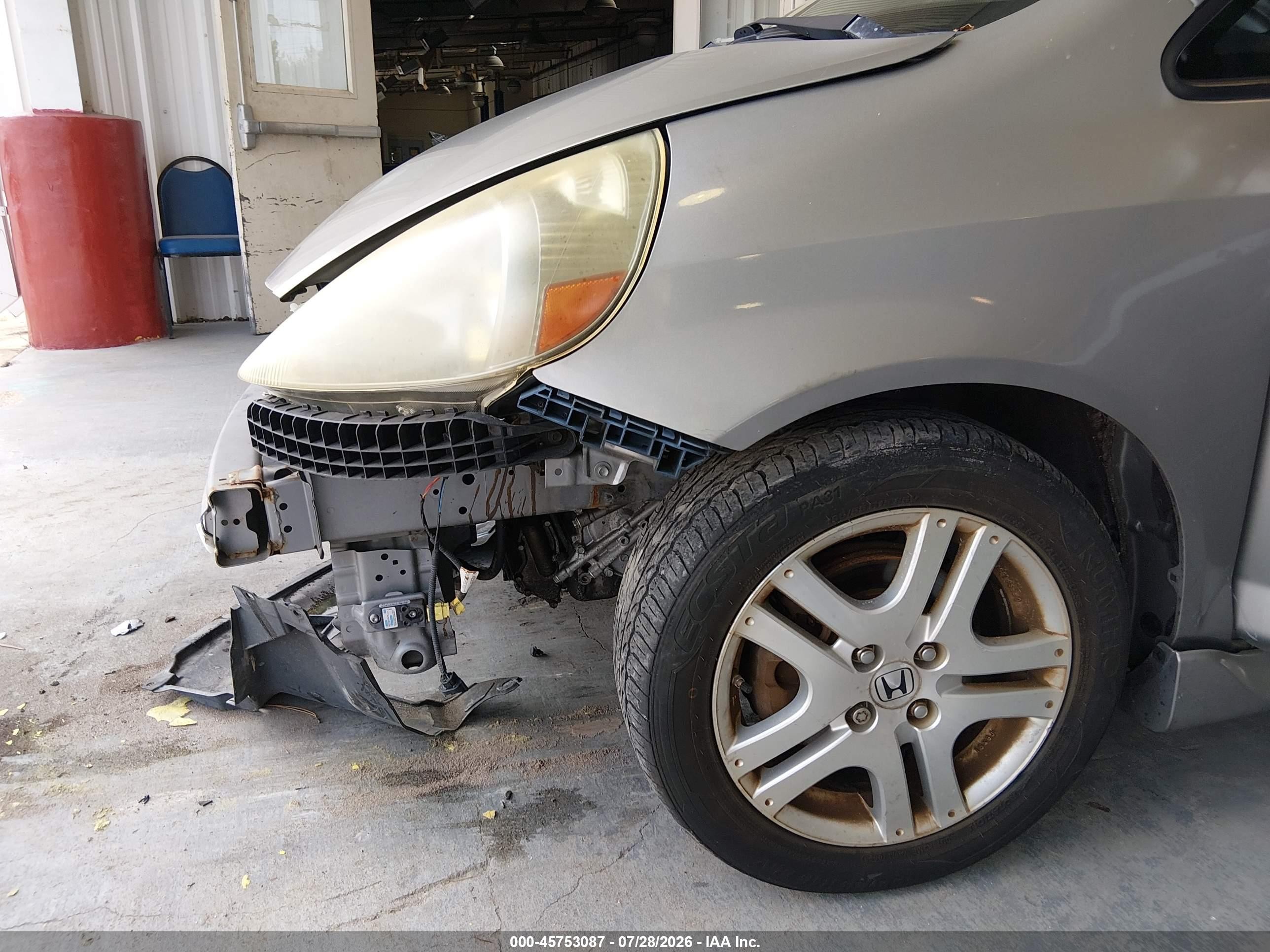 2008 Honda Fit Sport Silver vin: JHMGD38698S033557