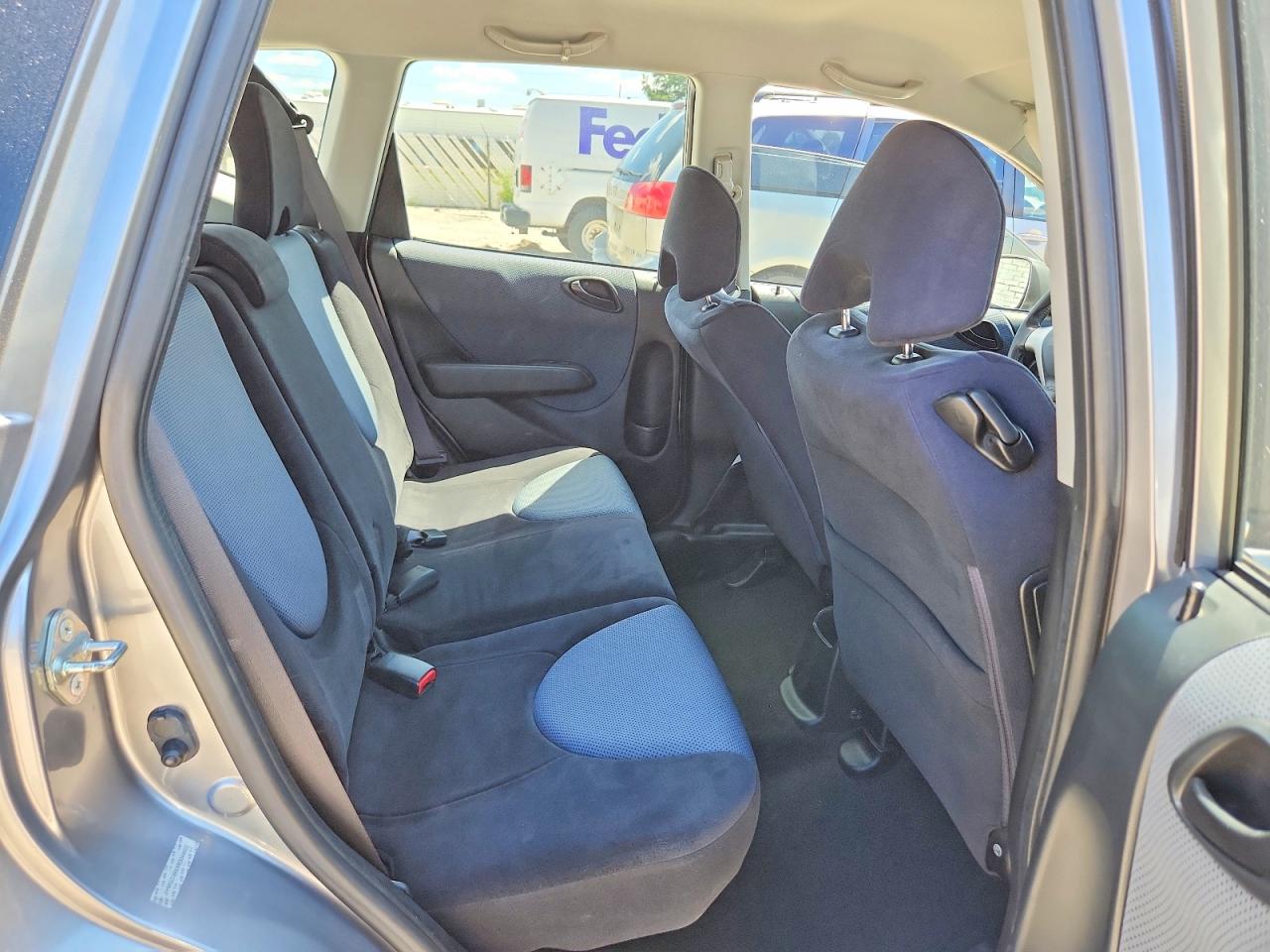 2008 Honda Fit Sport Серебряный vin: JHMGD386X8S044602