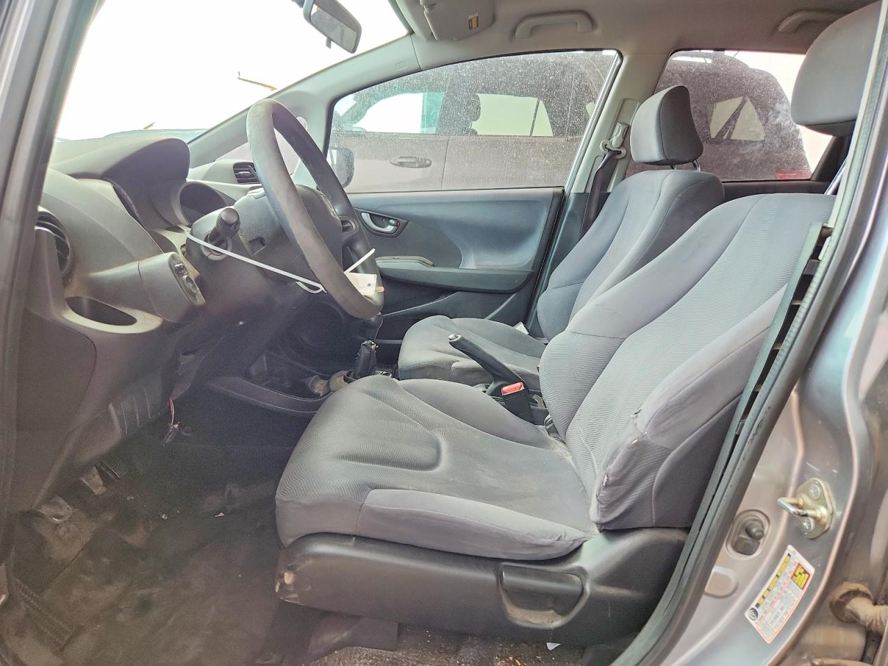 2009 Honda Fit Silver vin: JHMGE87209S048006