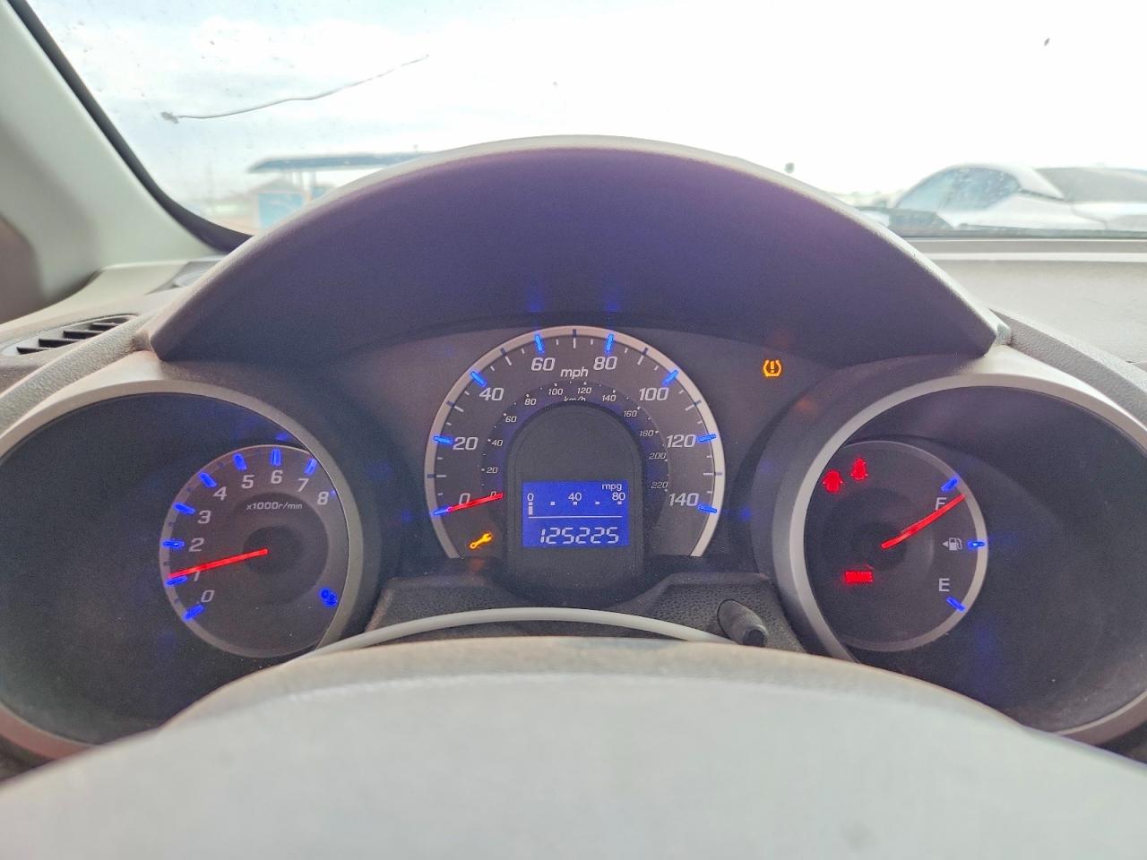 2009 Honda Fit Silver vin: JHMGE87209S048006