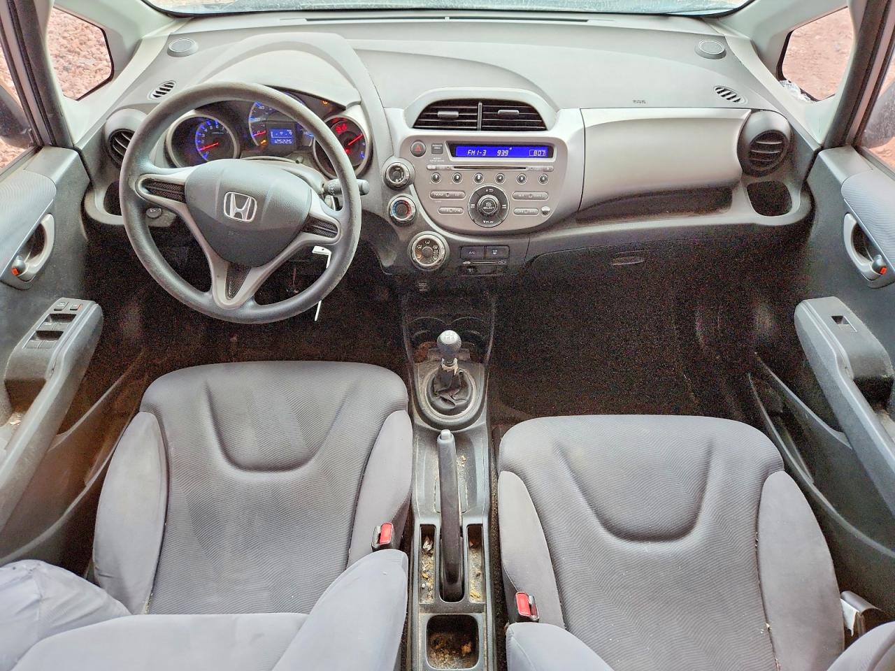2009 Honda Fit Silver vin: JHMGE87209S048006