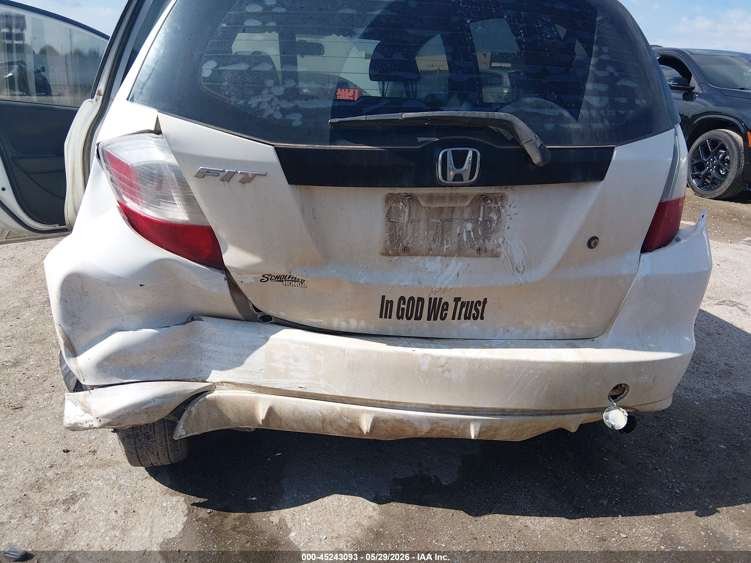 2009 Honda Fit White vin: JHMGE87269S049340