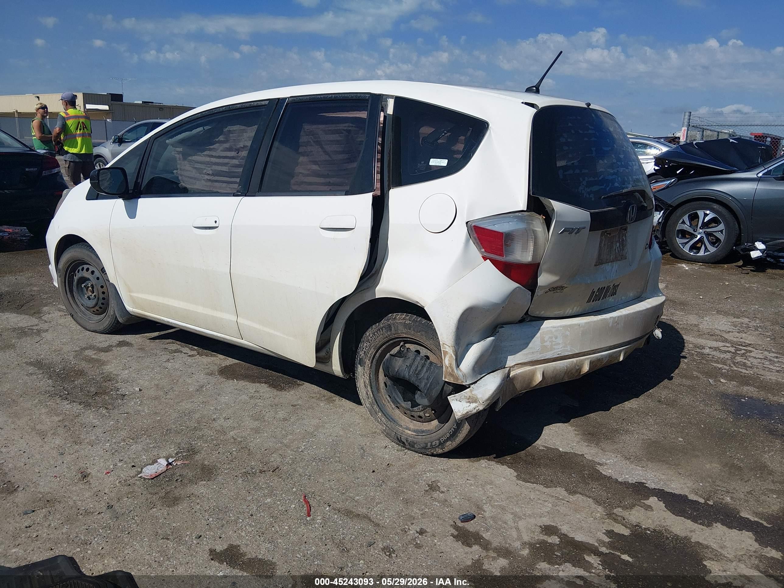 2009 Honda Fit White vin: JHMGE87269S049340