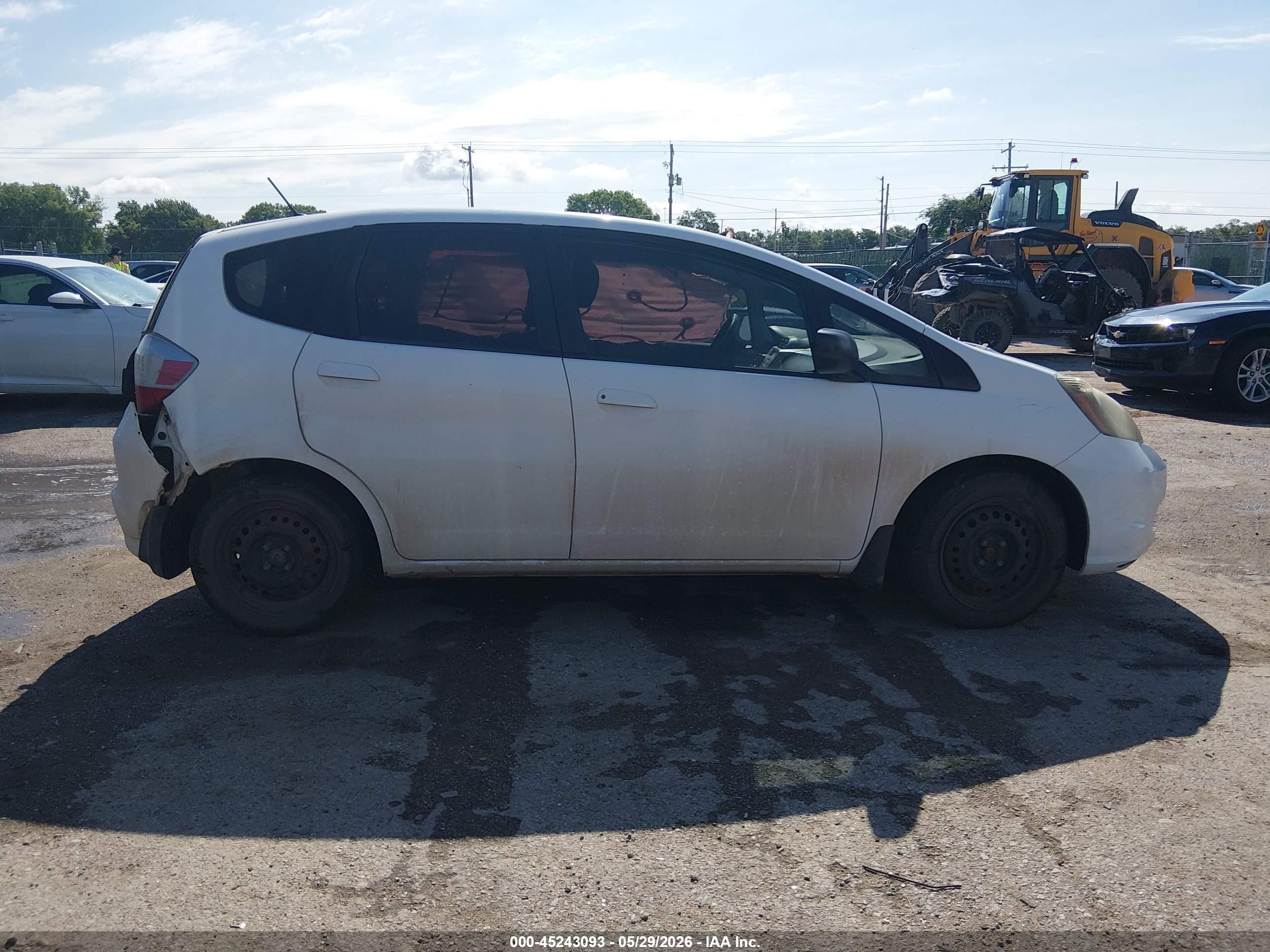 2009 Honda Fit White vin: JHMGE87269S049340