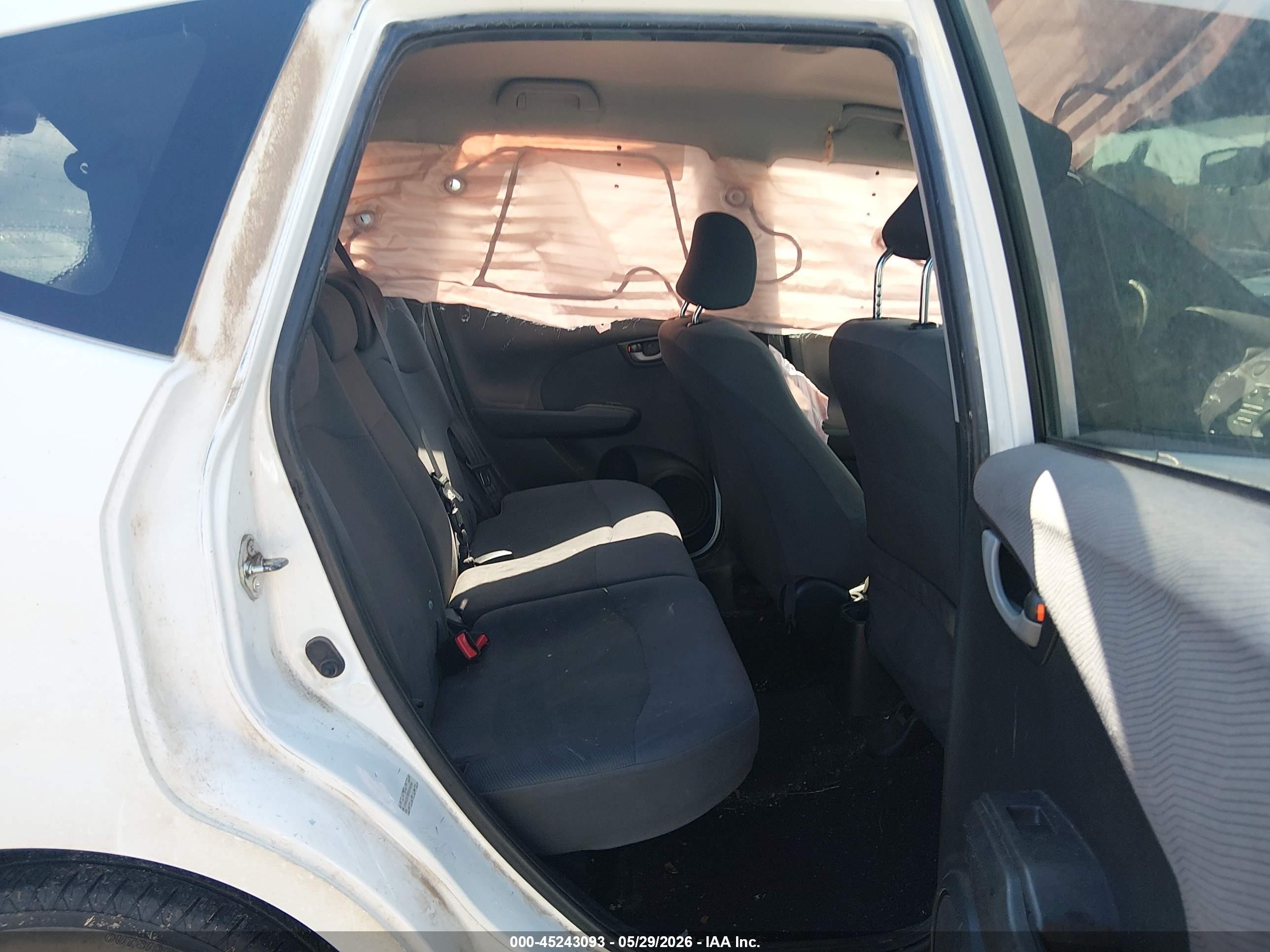 2009 Honda Fit White vin: JHMGE87269S049340