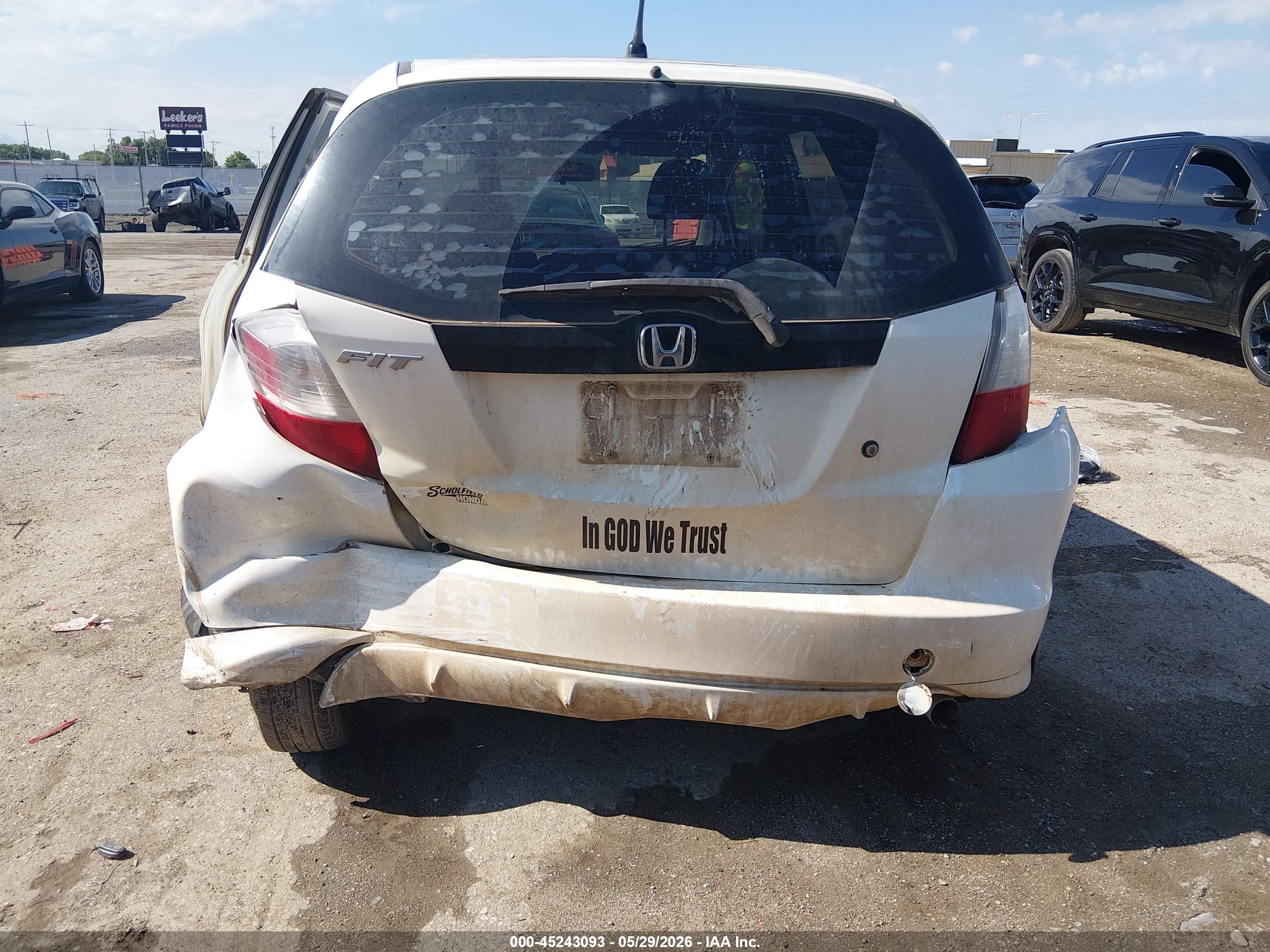 2009 Honda Fit White vin: JHMGE87269S049340