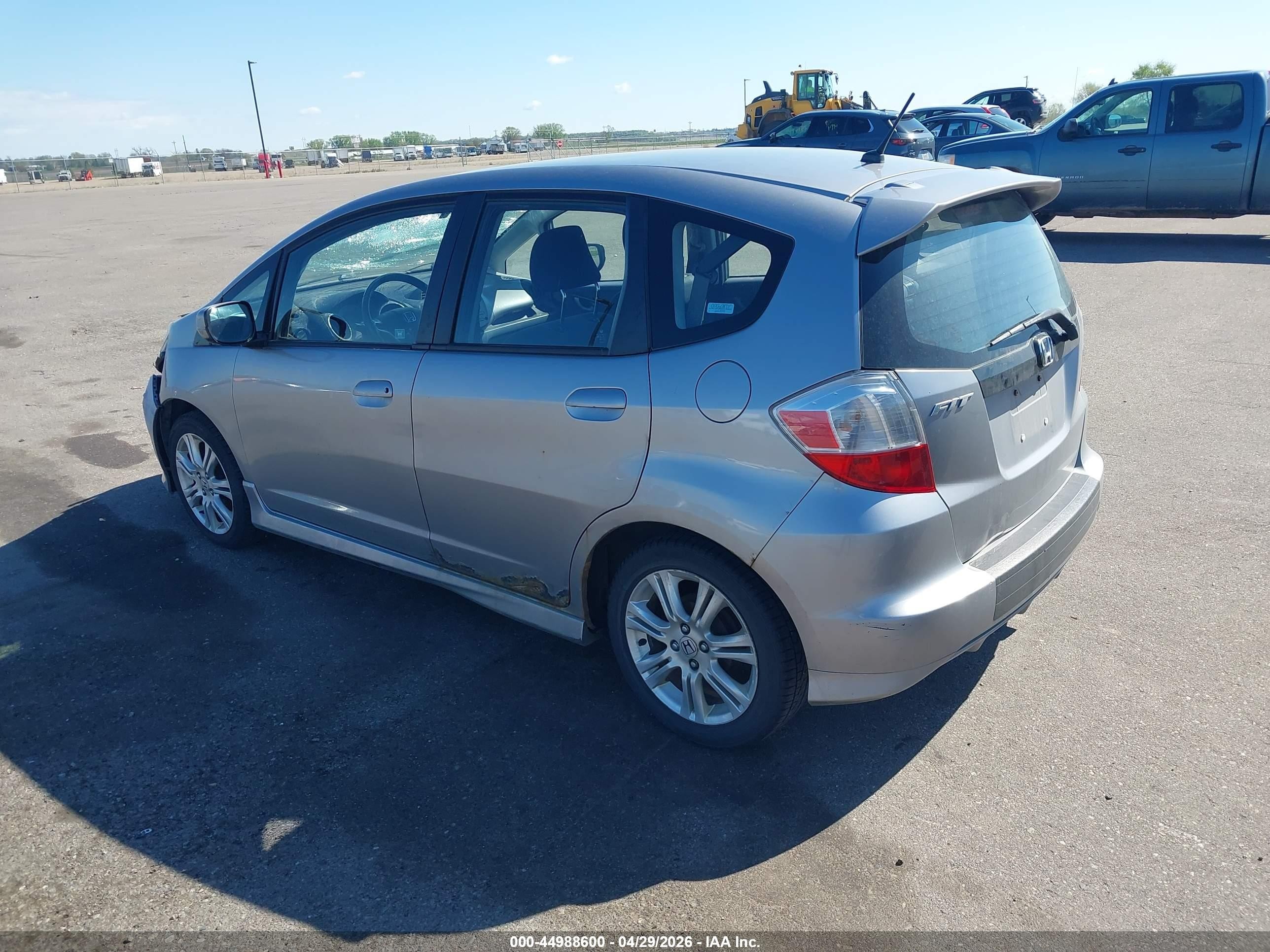 2009 Honda Fit Sport Silver vin: JHMGE87429S056691