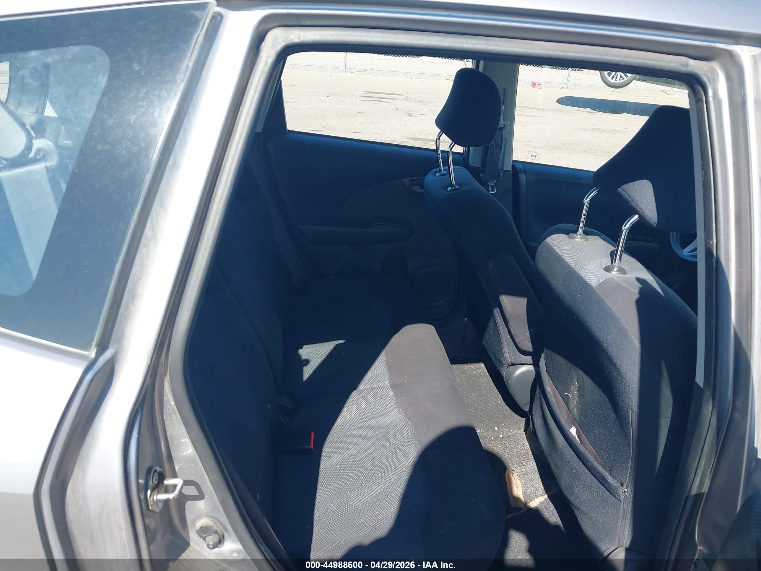 2009 Honda Fit Sport Silver vin: JHMGE87429S056691