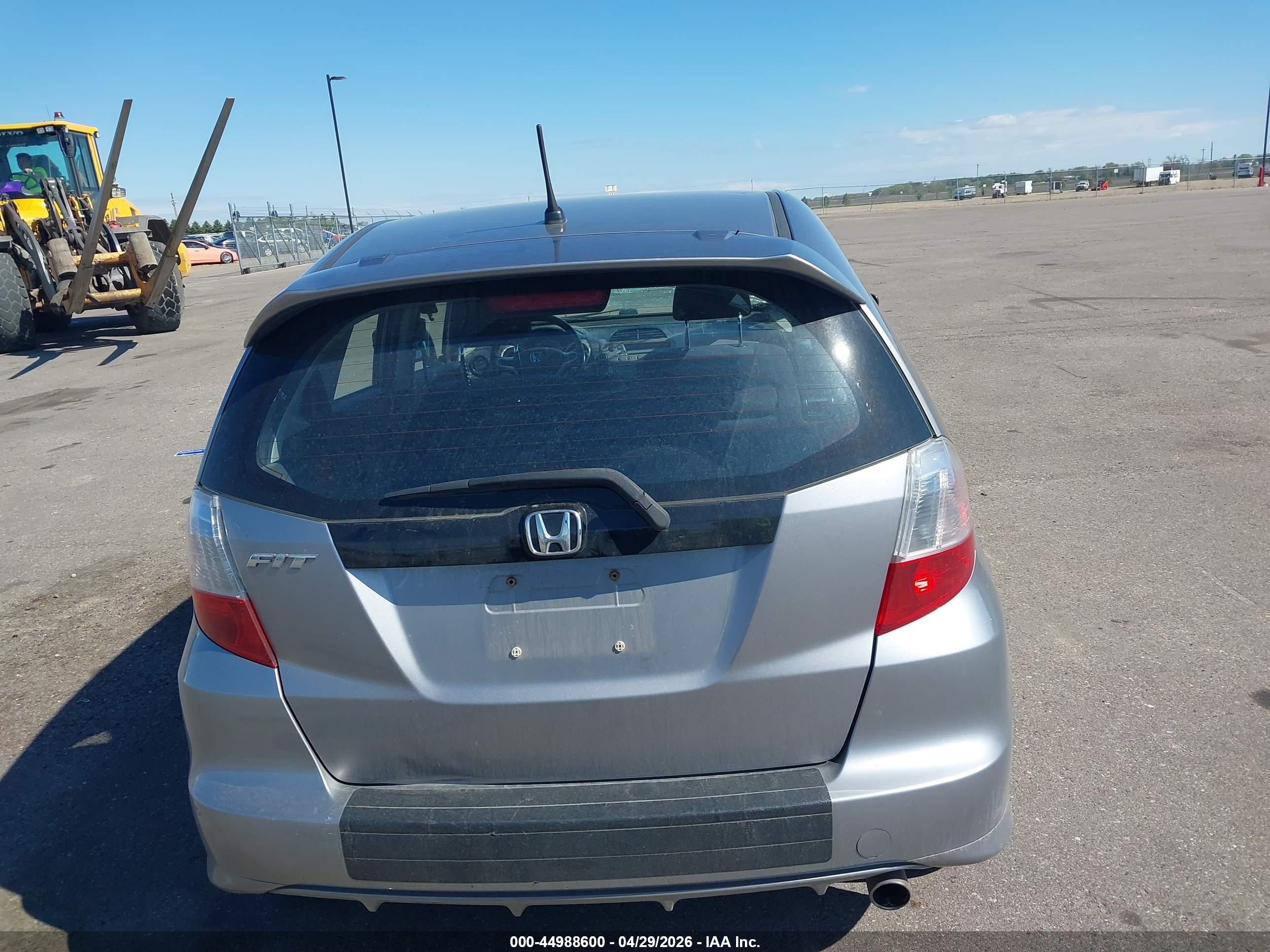 2009 Honda Fit Sport Silver vin: JHMGE87429S056691