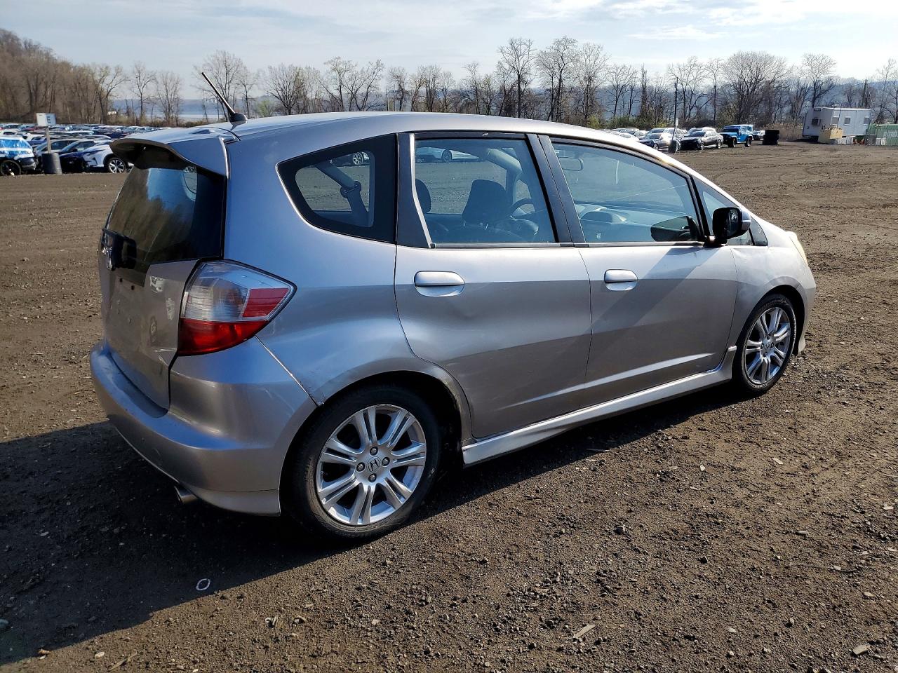 2009 Honda Fit Sport Silver vin: JHMGE87469S006246