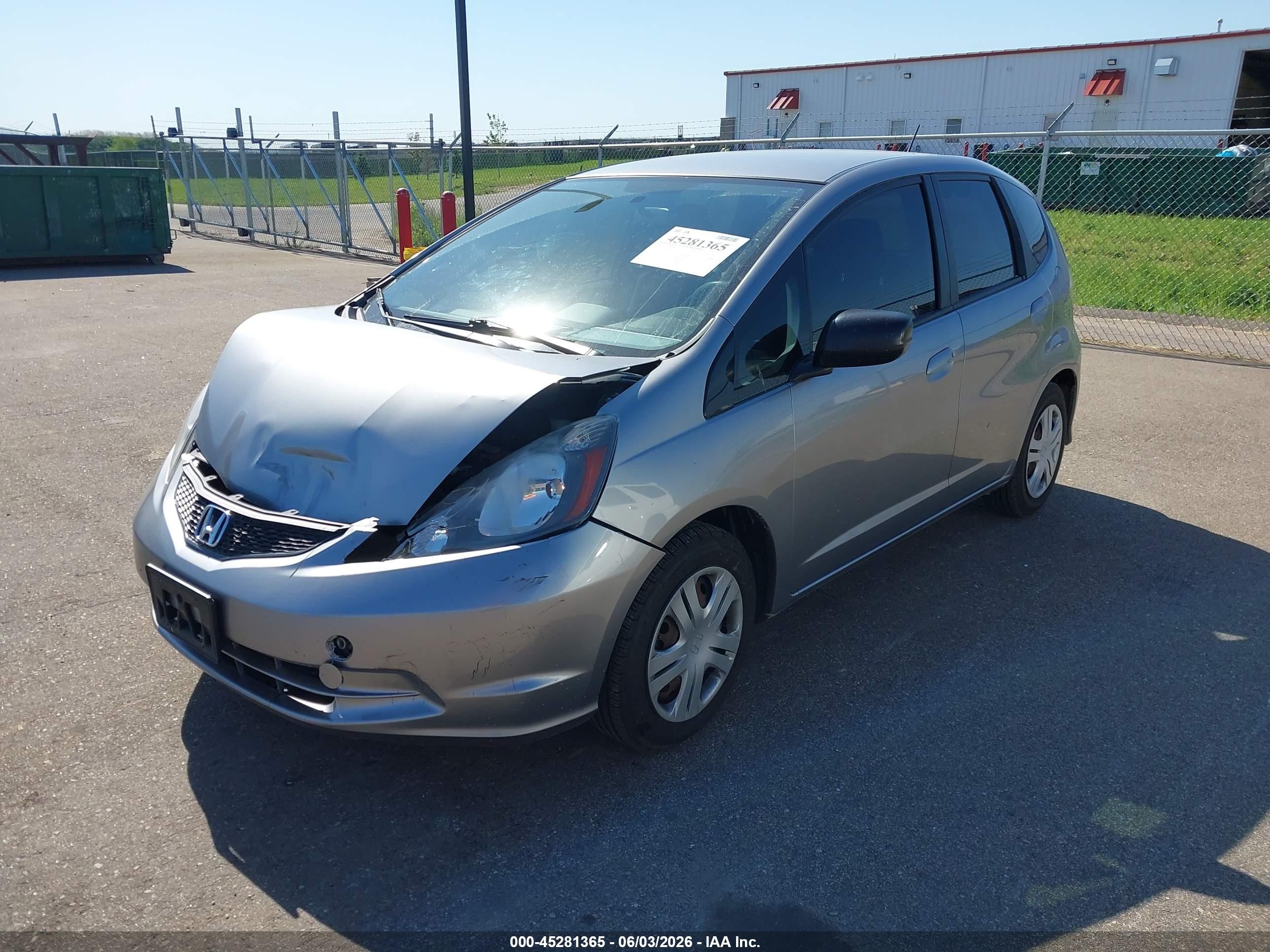 2009 Honda Fit   Silver vin: JHMGE88229S005740