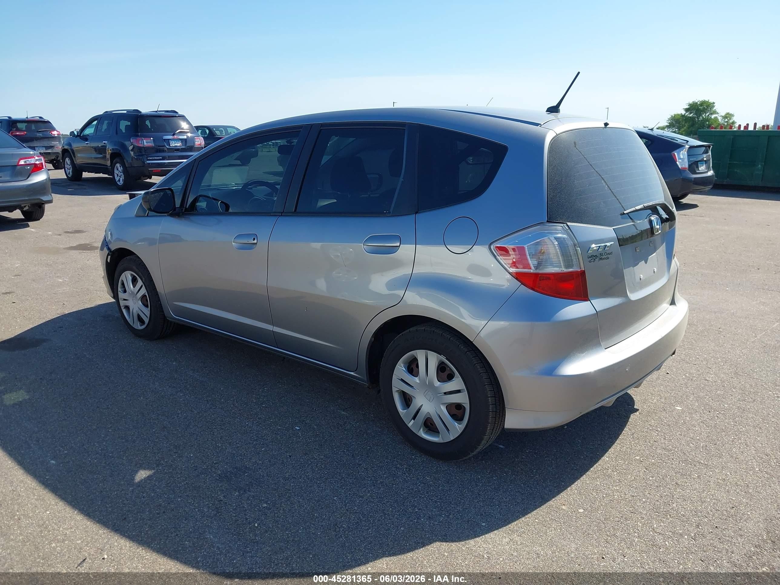 2009 Honda Fit   Silver vin: JHMGE88229S005740