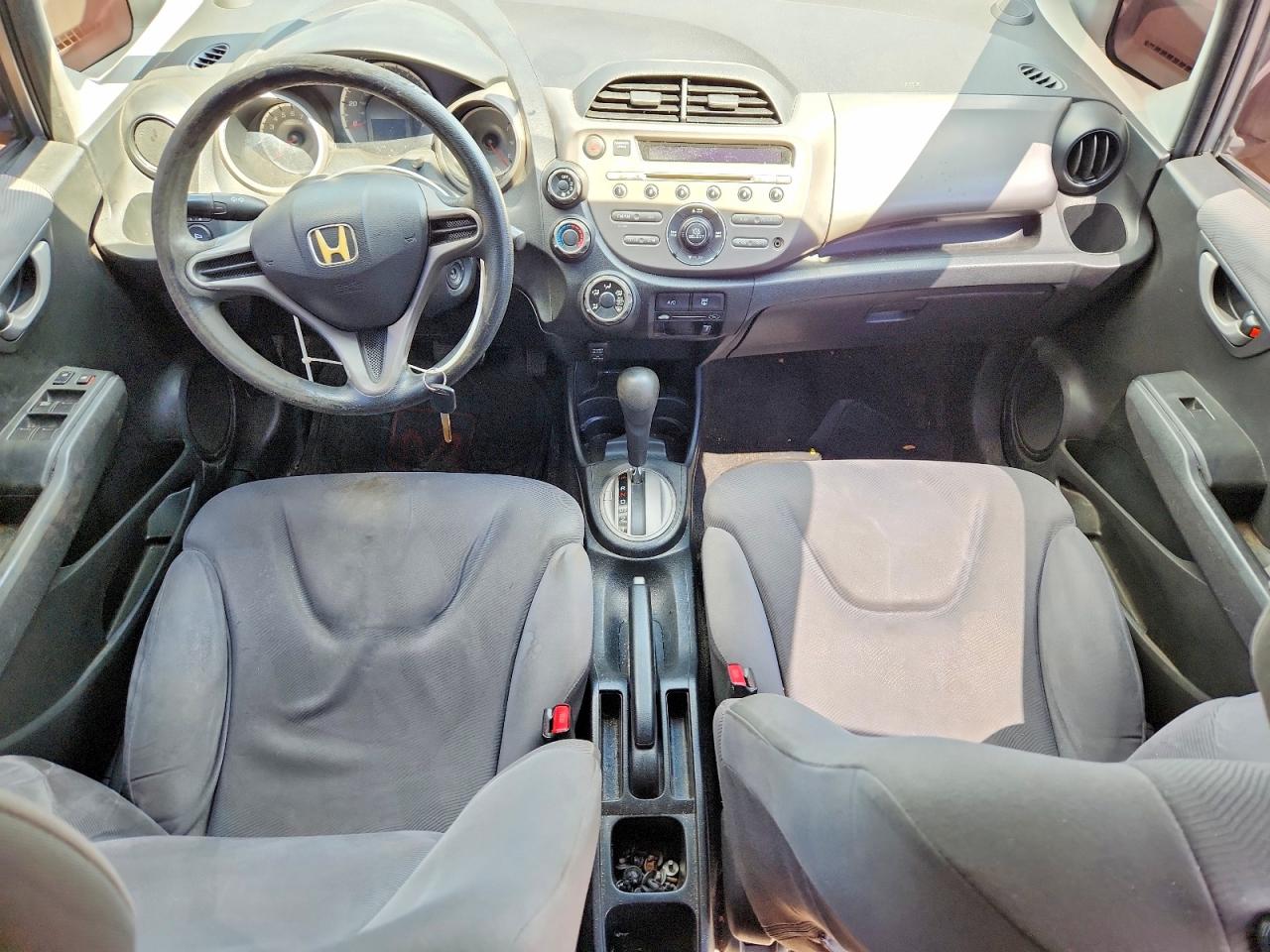 2009 Honda Fit Silver vin: JHMGE88229S006161