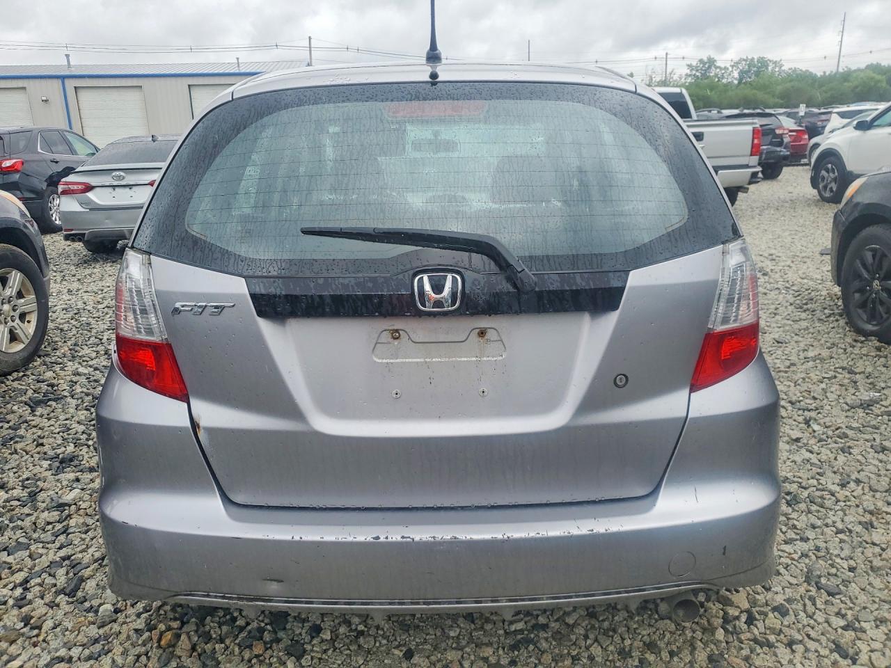 2009 Honda Fit Gray vin: JHMGE88229S048359