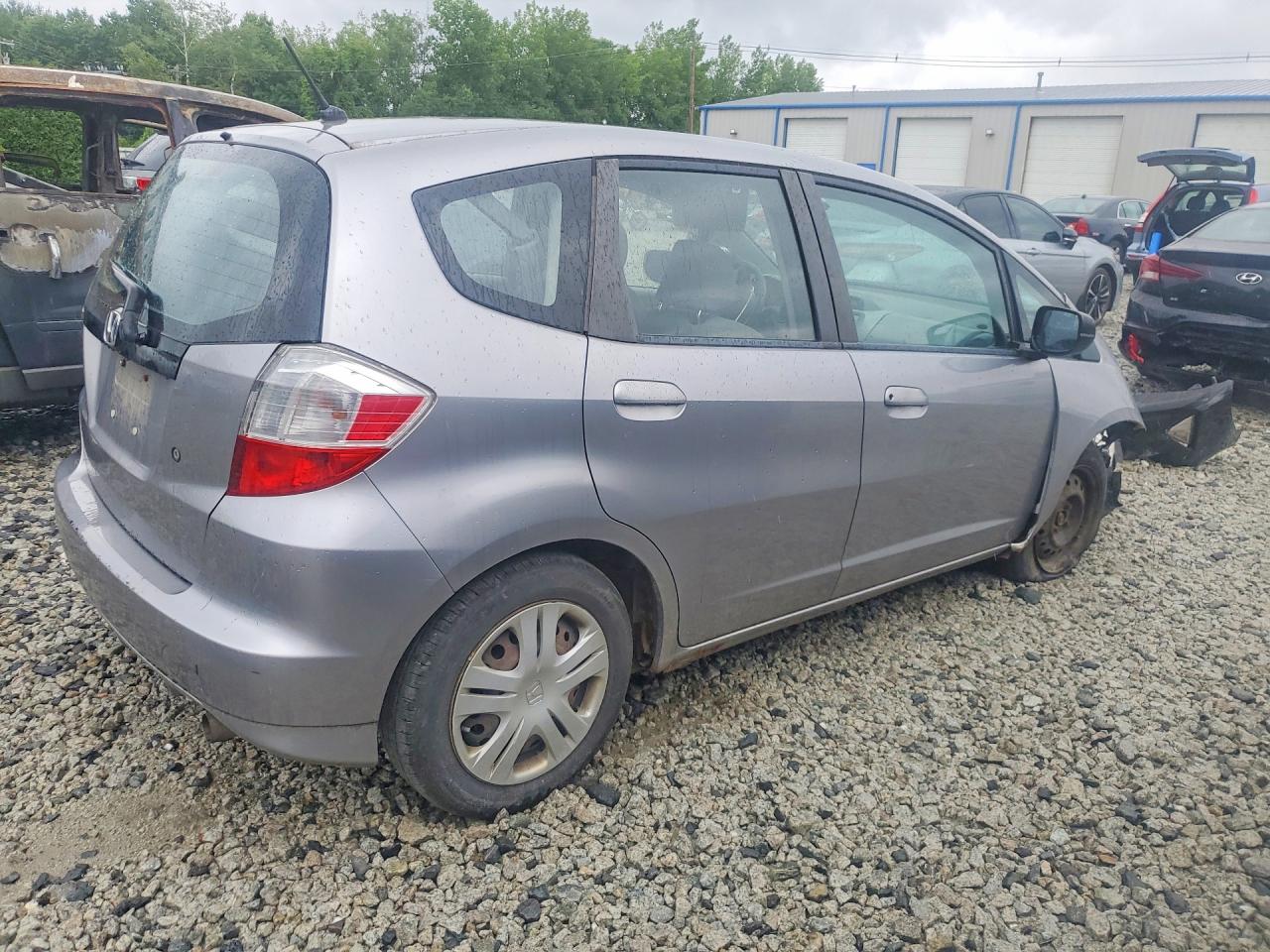 2009 Honda Fit Gray vin: JHMGE88229S048359