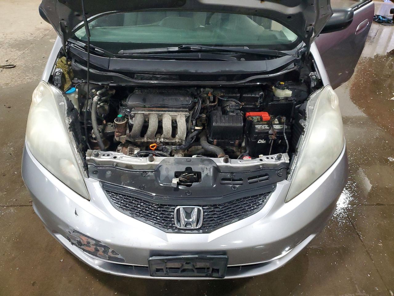 2009 Honda Fit Silver vin: JHMGE88249S008865