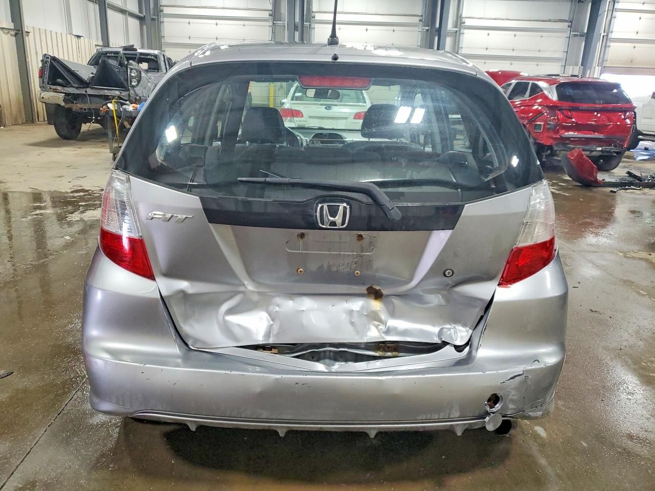 2009 Honda Fit Silver vin: JHMGE88249S008865