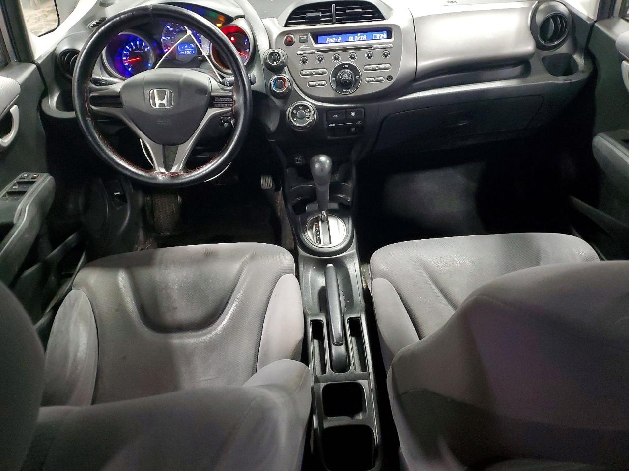2009 Honda Fit Silver vin: JHMGE88249S008865