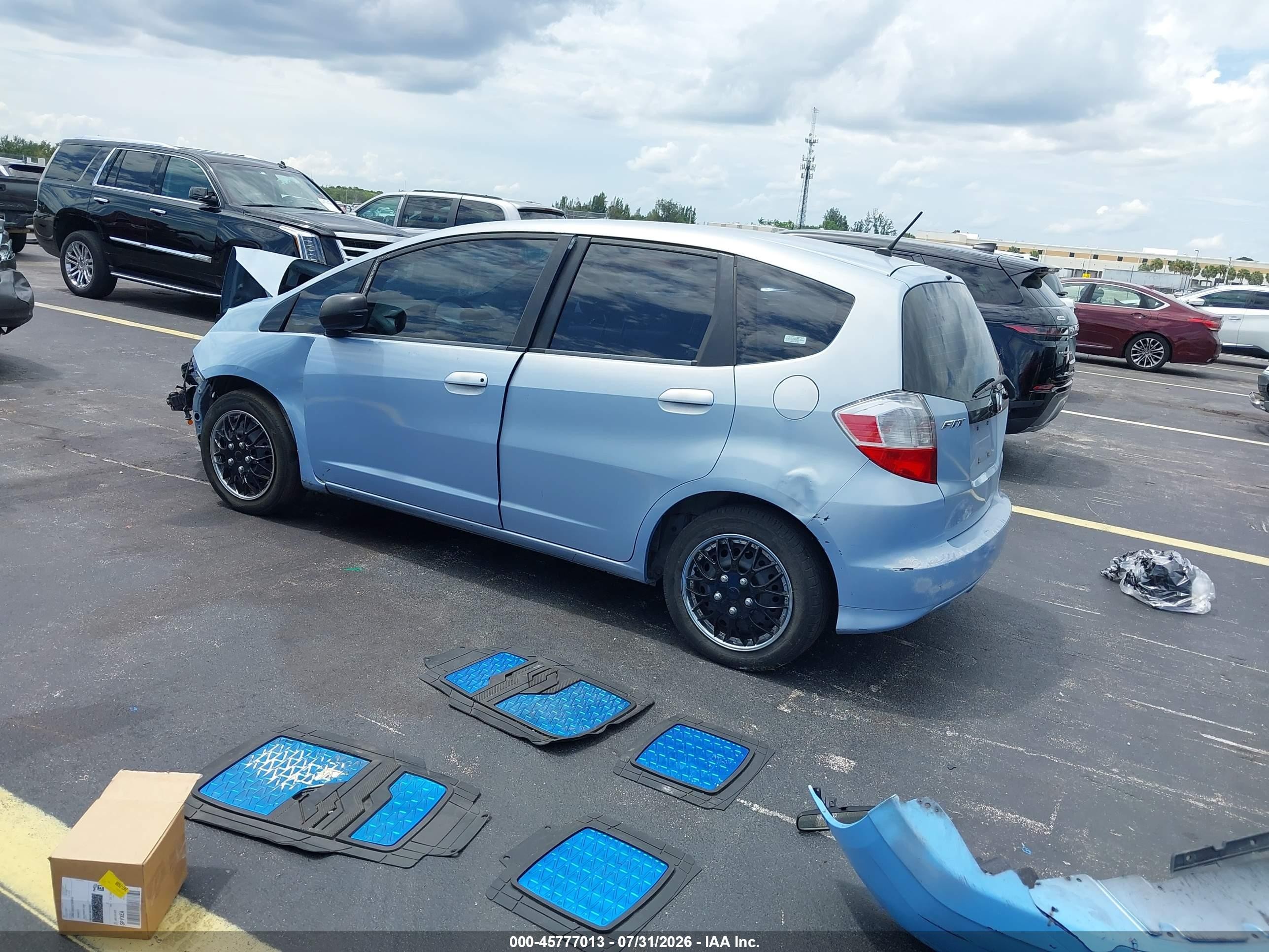 2009 Honda Fit Blue vin: JHMGE88259C005774