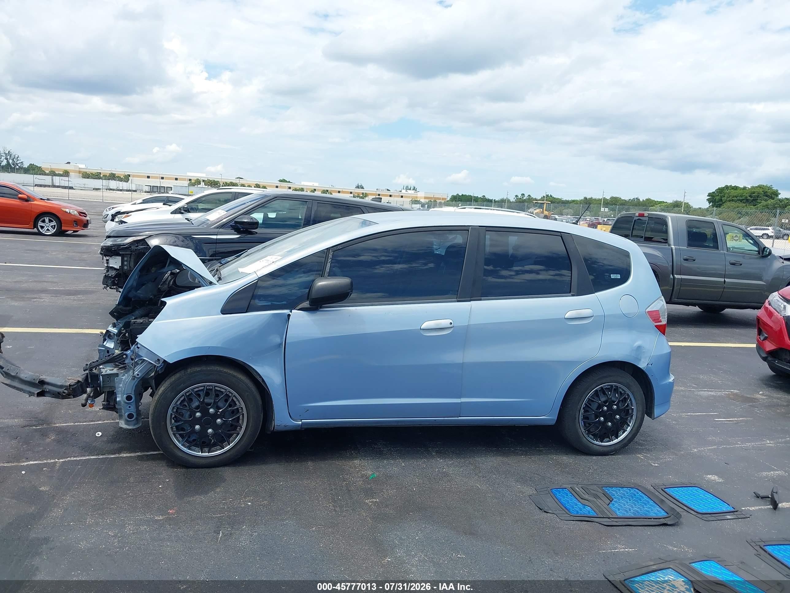 2009 Honda Fit Blue vin: JHMGE88259C005774