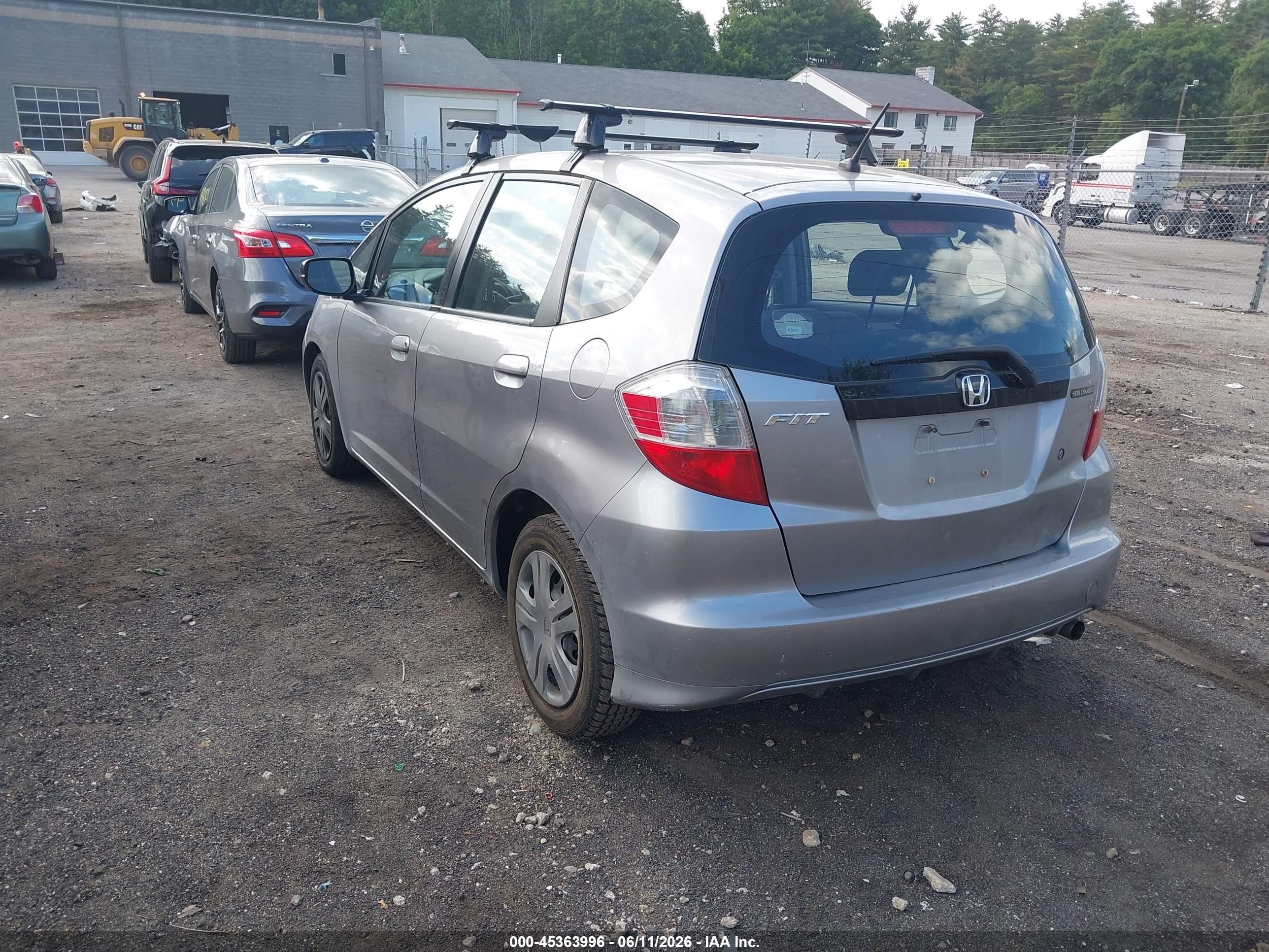 2009 Honda Fit   Silver vin: JHMGE88259S074454