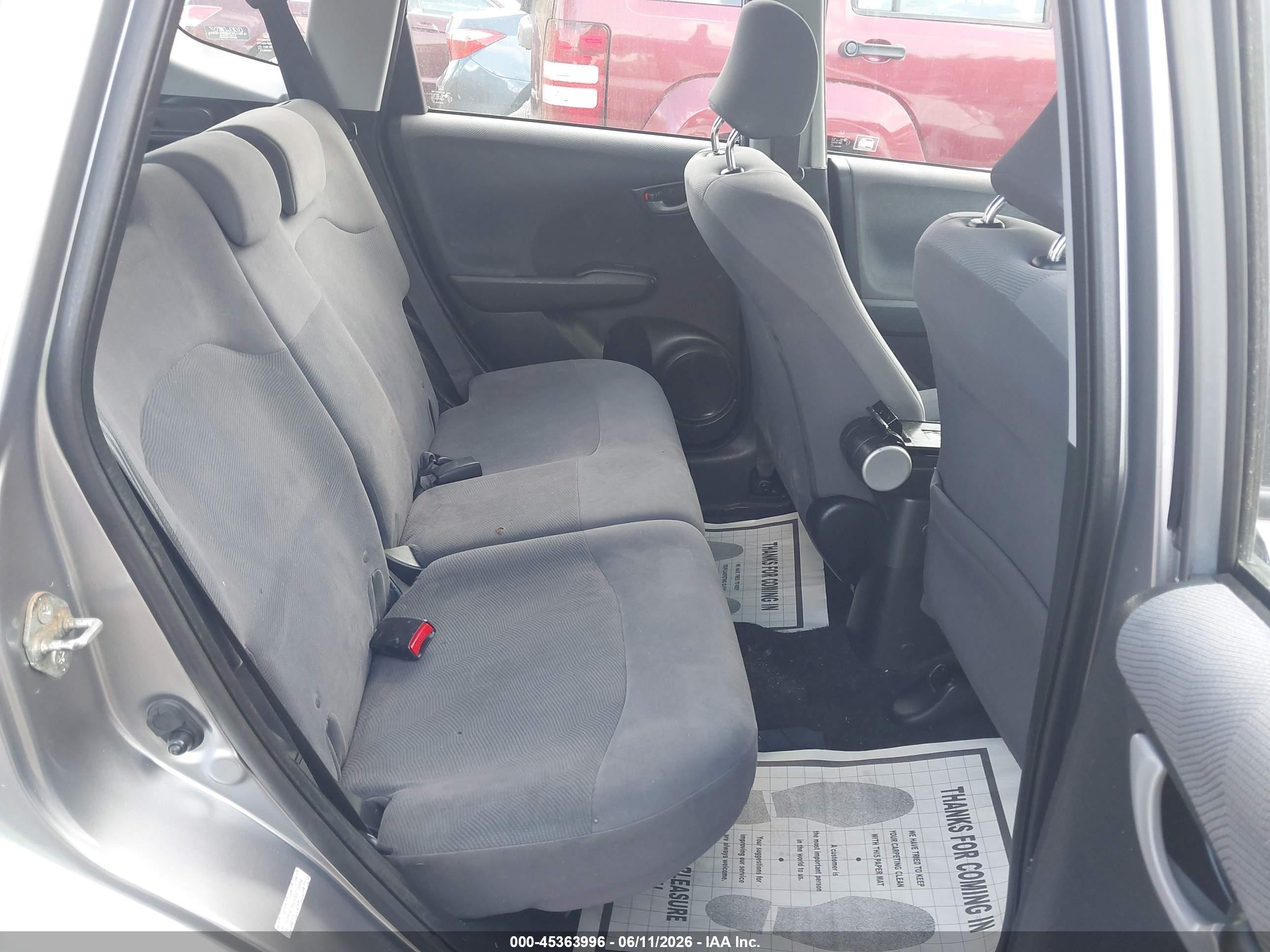 2009 Honda Fit   Silver vin: JHMGE88259S074454