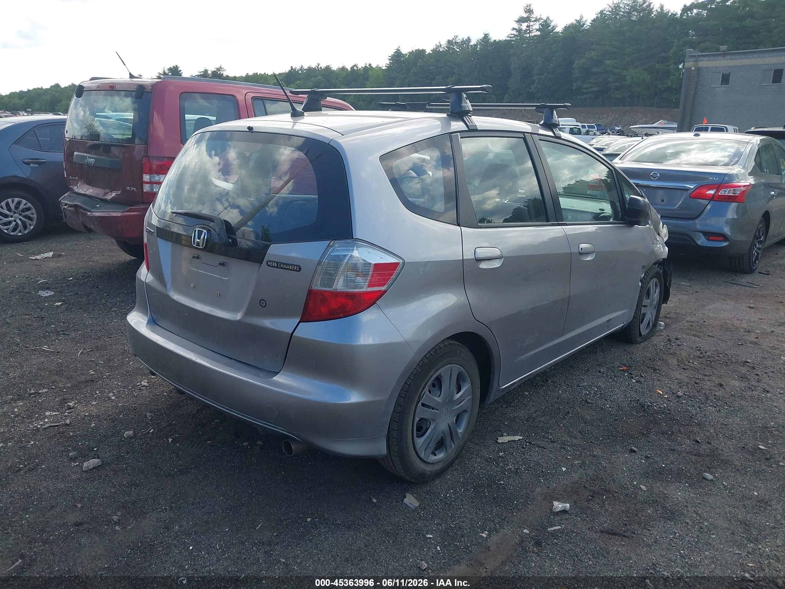 2009 Honda Fit   Silver vin: JHMGE88259S074454