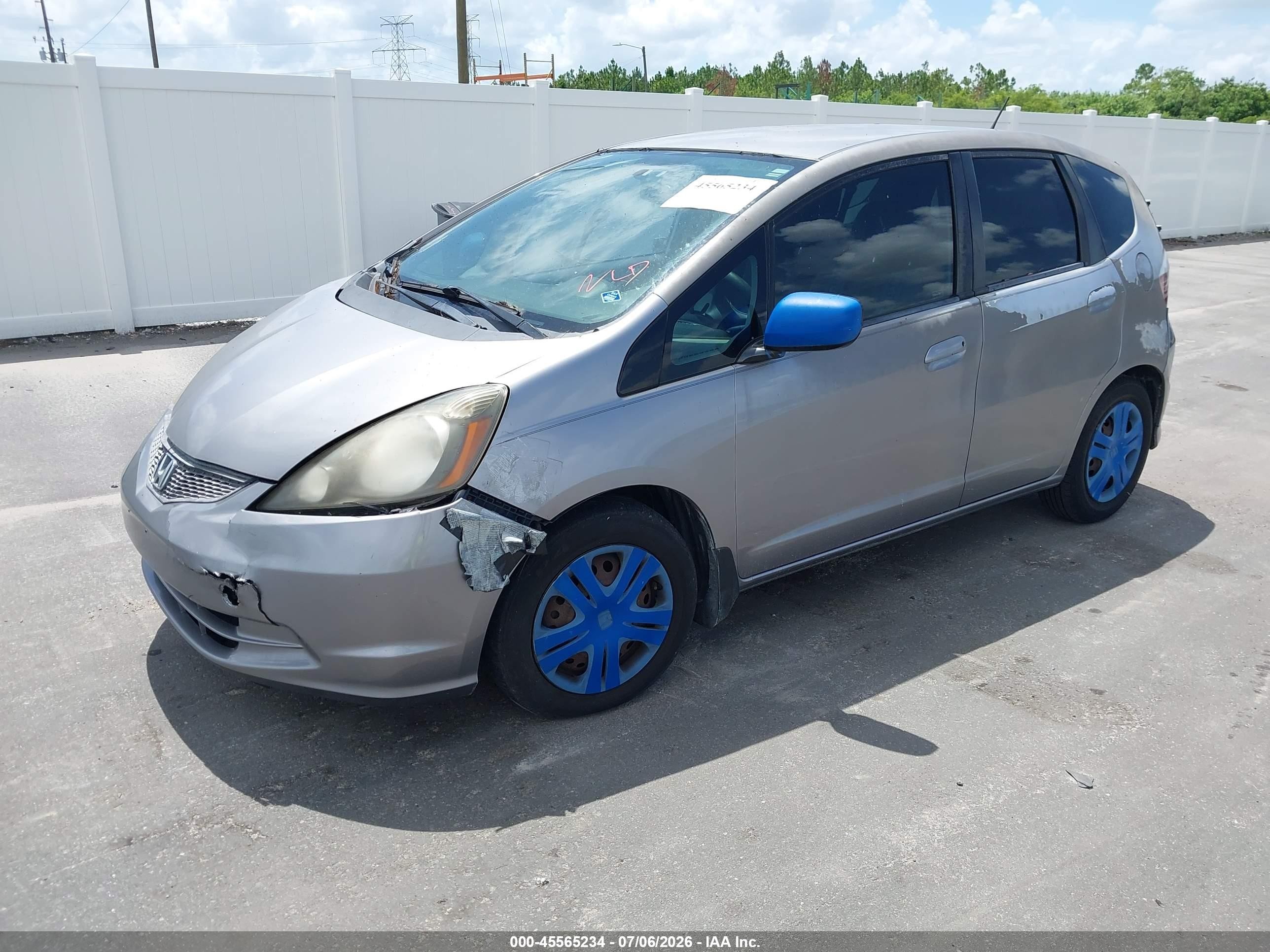 2009 Honda Fit   Silver vin: JHMGE88269S022394