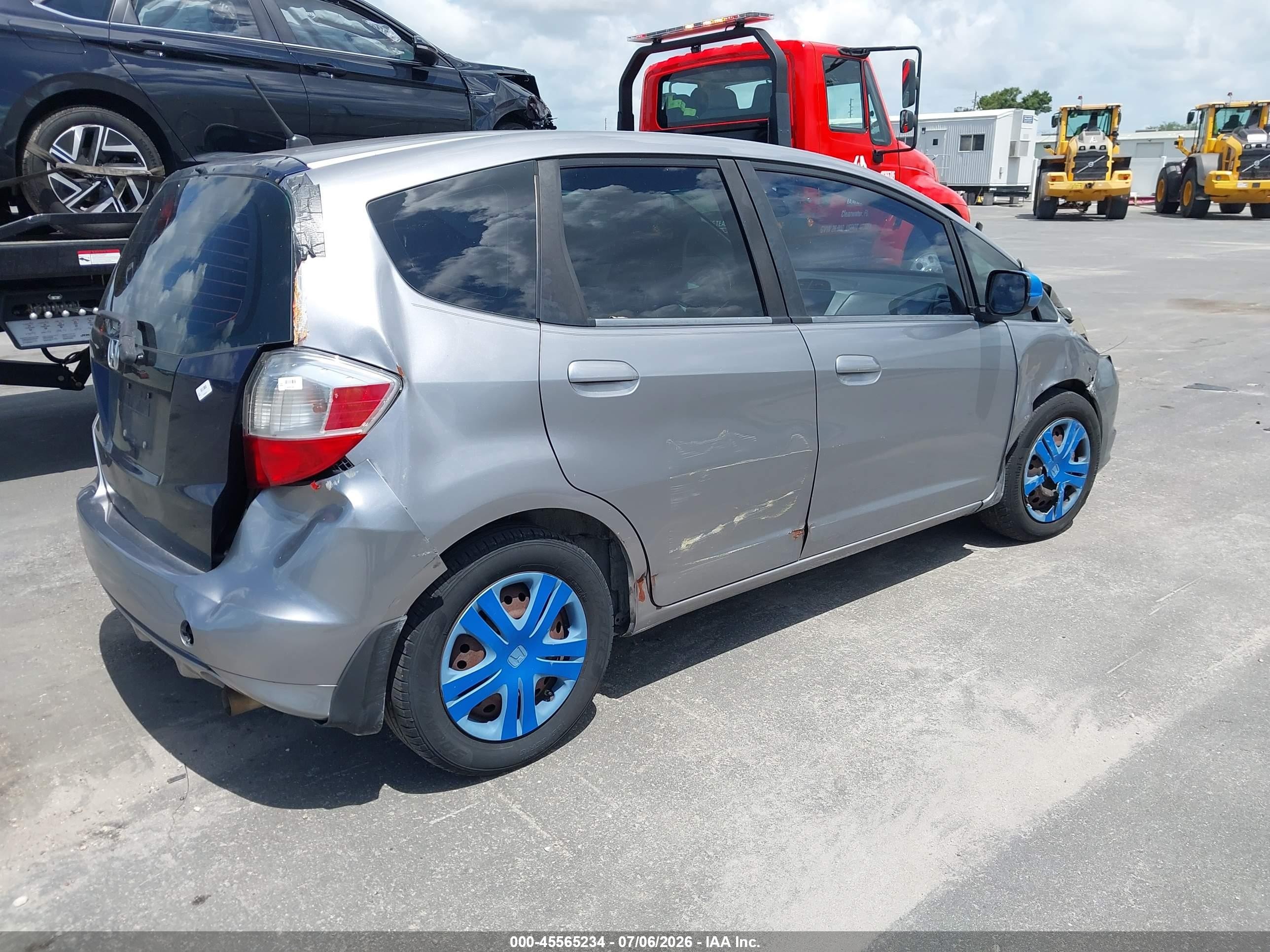 2009 Honda Fit   Silver vin: JHMGE88269S022394