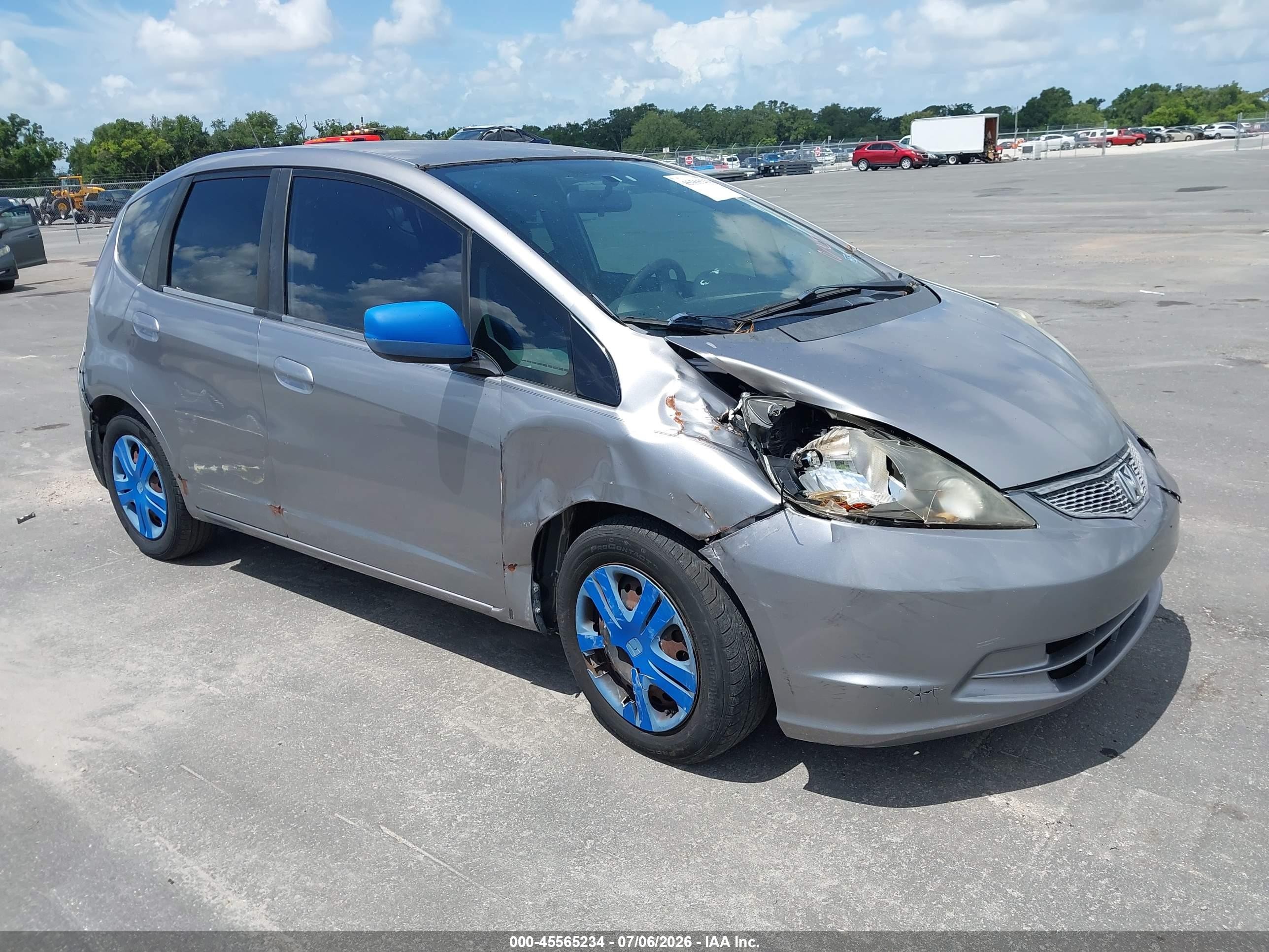2009 Honda Fit   Silver vin: JHMGE88269S022394