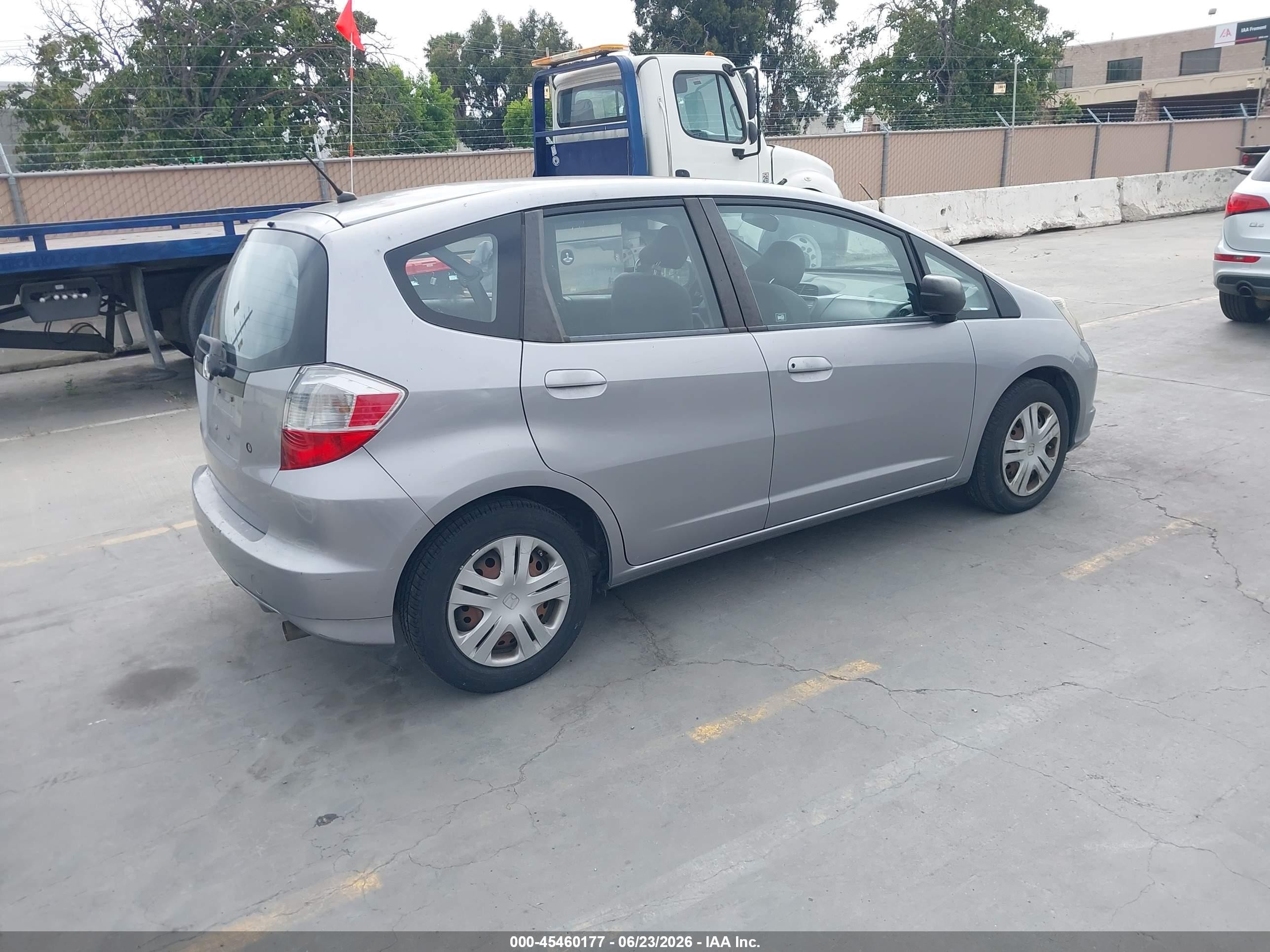 2009 Honda Fit   Gray vin: JHMGE88279C002052