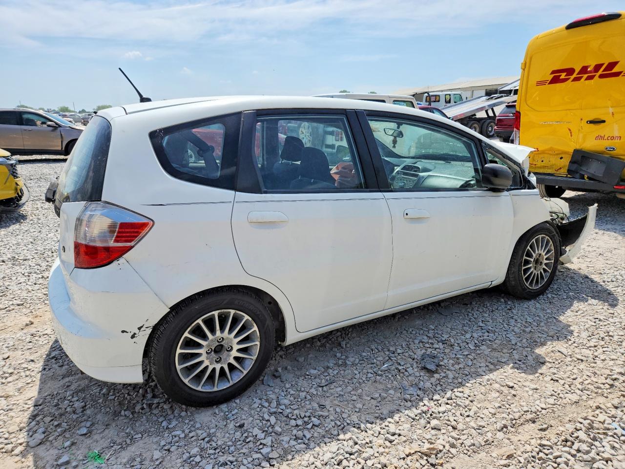 2009 Honda Fit White vin: JHMGE88279S021920