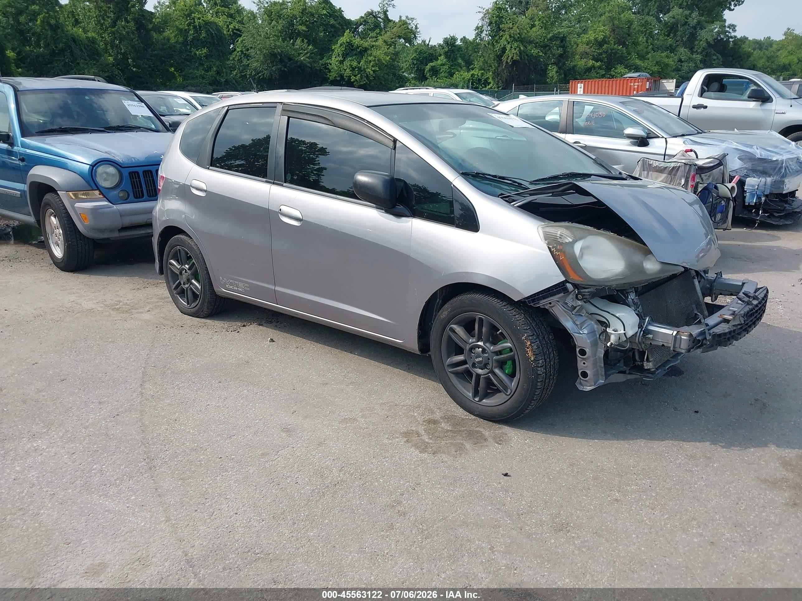 2009 Honda Fit   Gray vin: JHMGE88289S057583