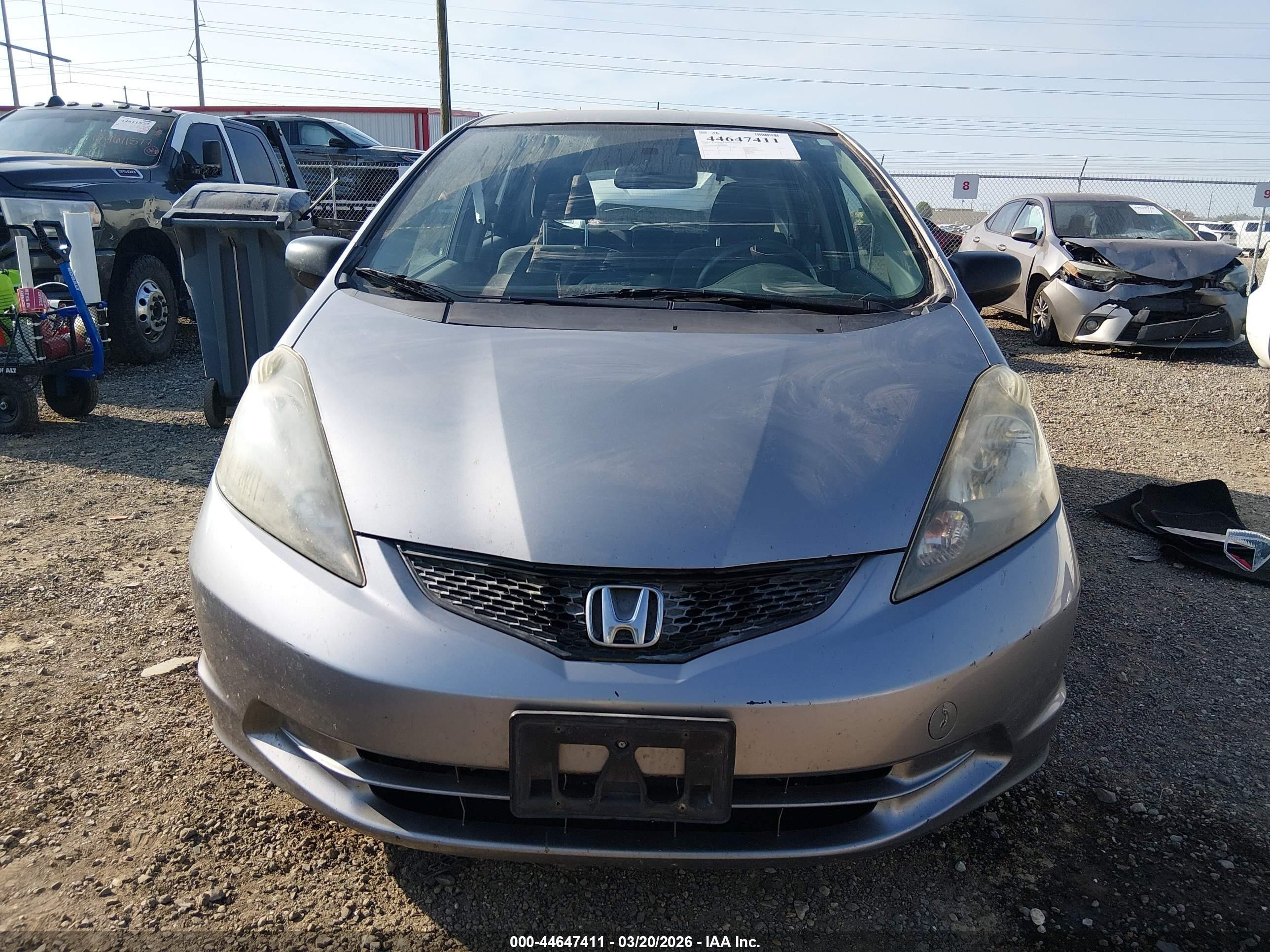 2009 Honda Fit   Silver vin: JHMGE88289S069832