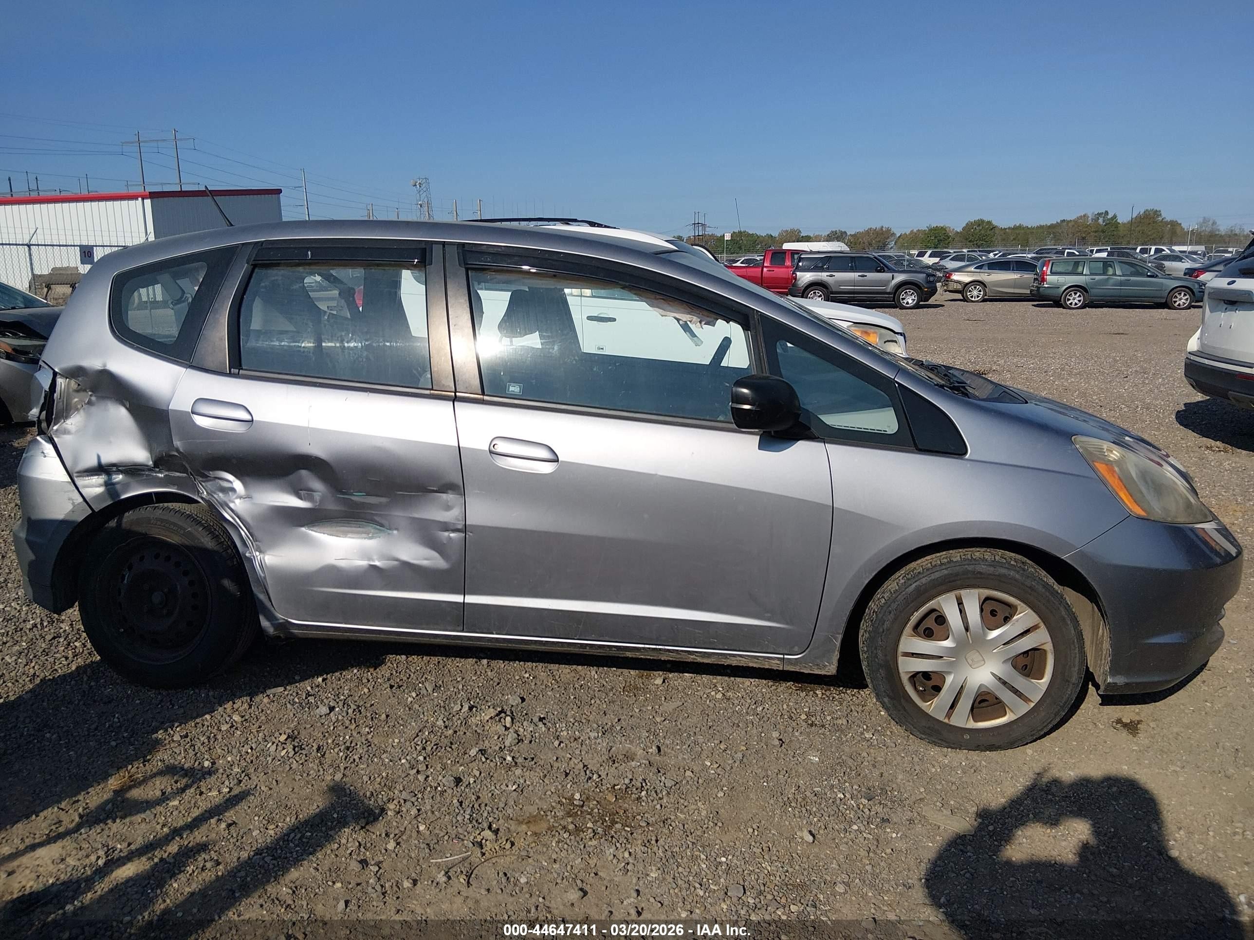 2009 Honda Fit   Silver vin: JHMGE88289S069832